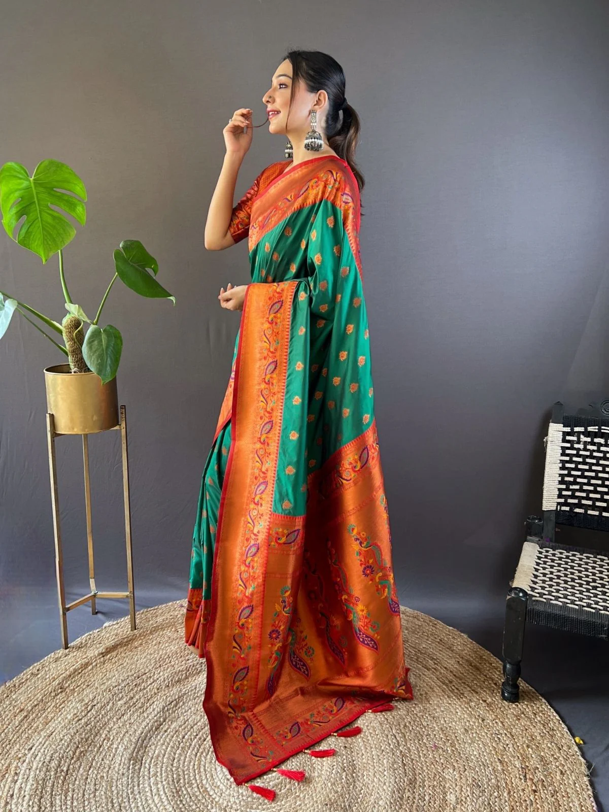 Odette Green Woven Design Silk Blend Saree With Unstitched Blouse For Women - Image 2