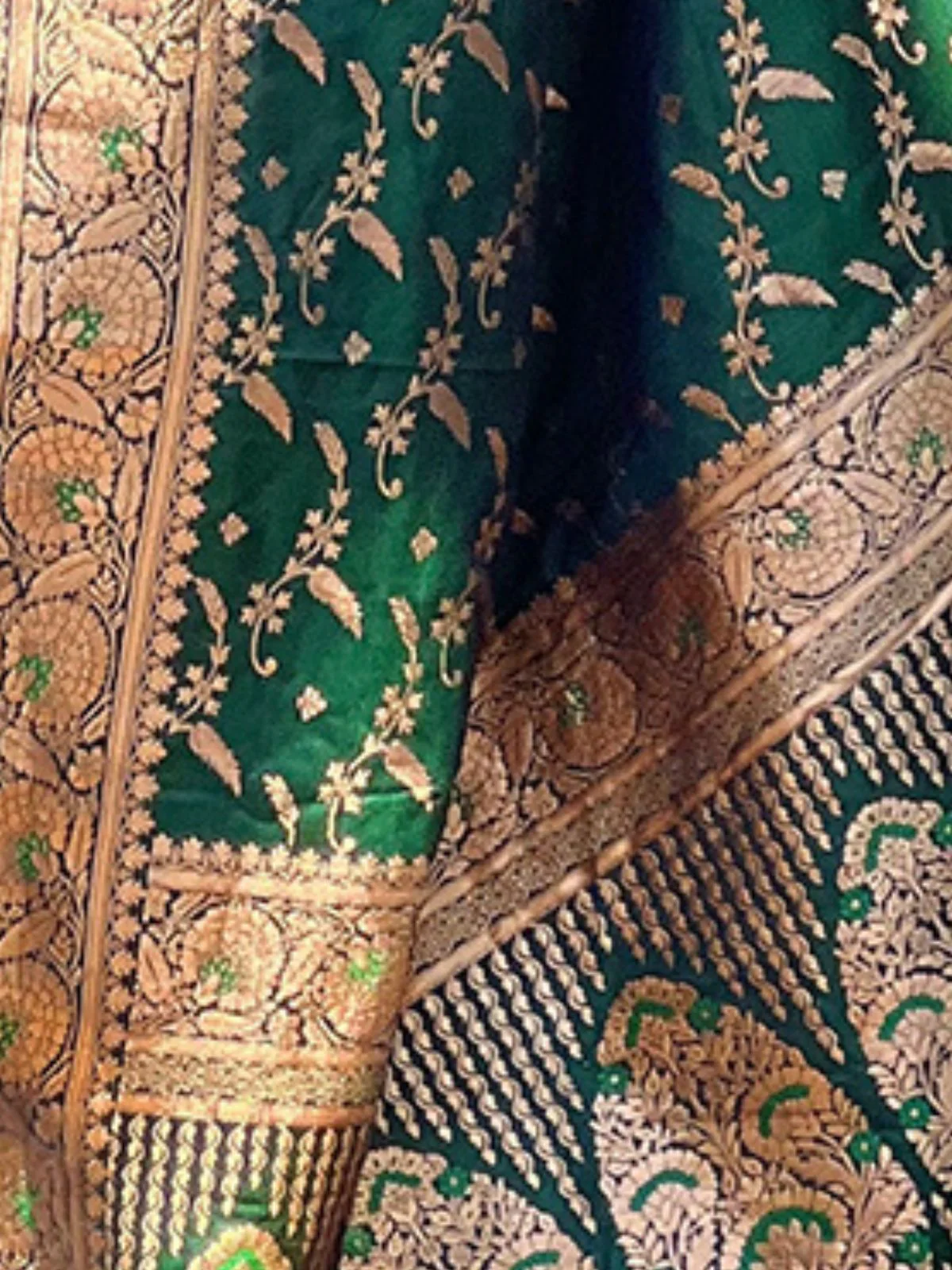 Odette Green Woven Design Silk Blend Saree With Unstitched Blouse For Women - Image 4