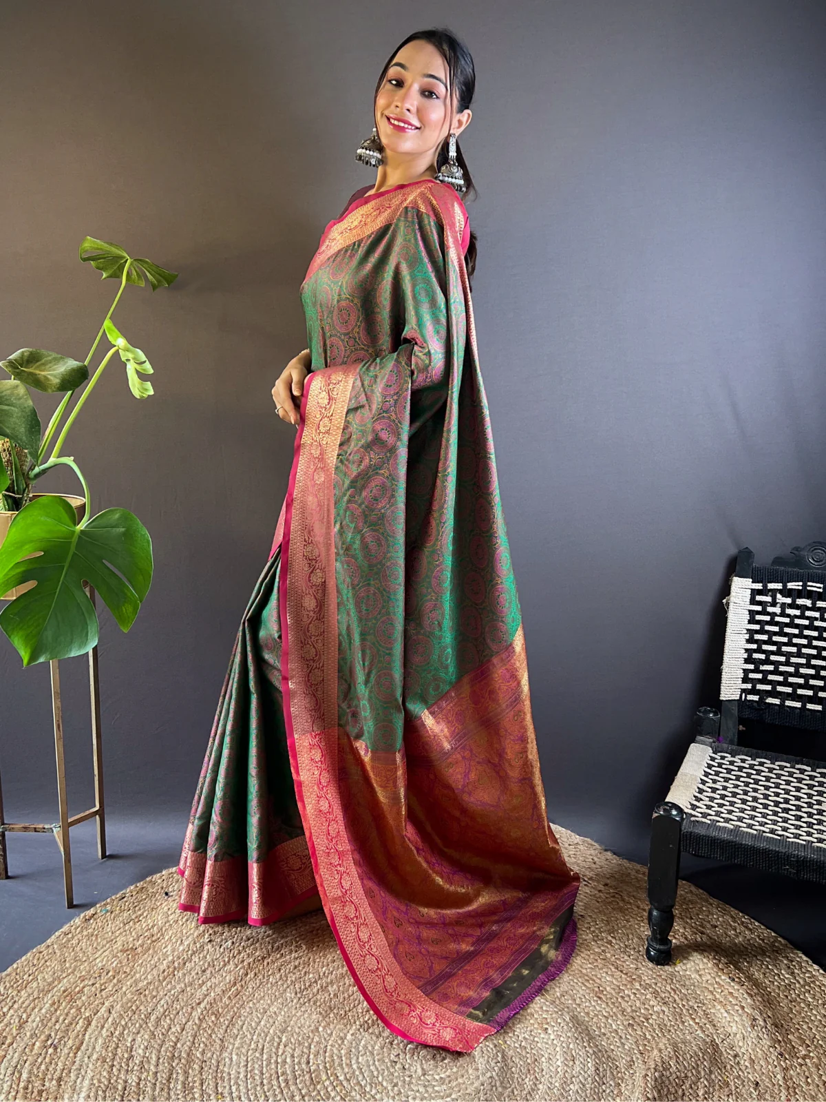 Odette Green Woven Design Silk Blend Saree With Unstitched Blouse For Women - Image 2