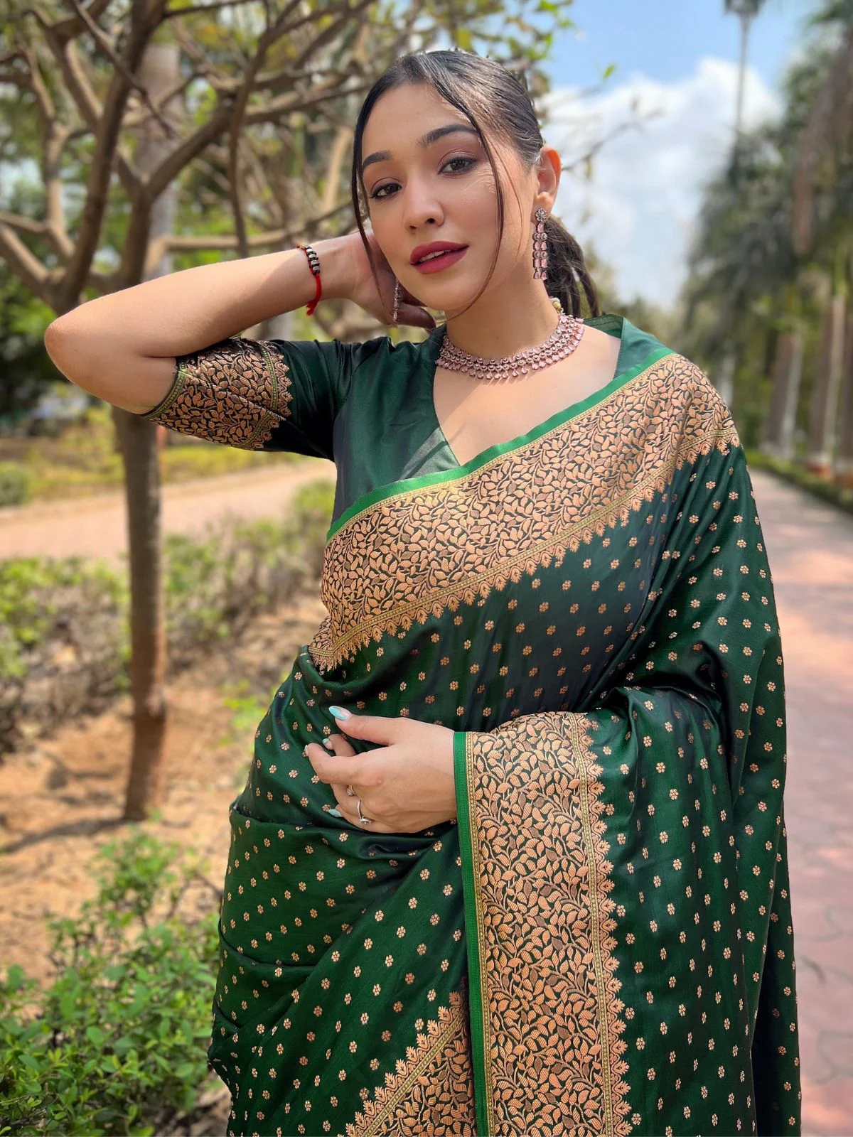 Odette Green Woven Design Silk Blend Saree With Unstitched Blouse For Women - Image 3