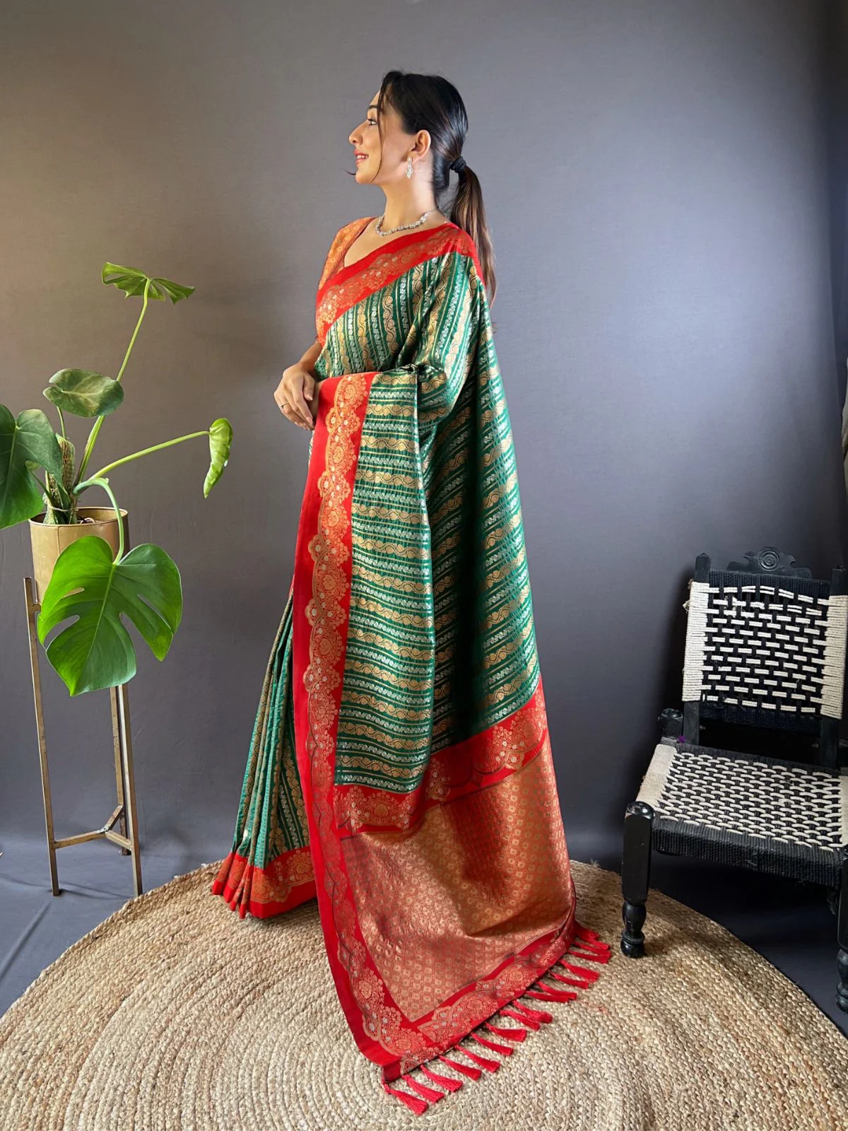 Odette Green Woven Design Soft Silk Saree With Unstitched Blouse For Women - Image 2