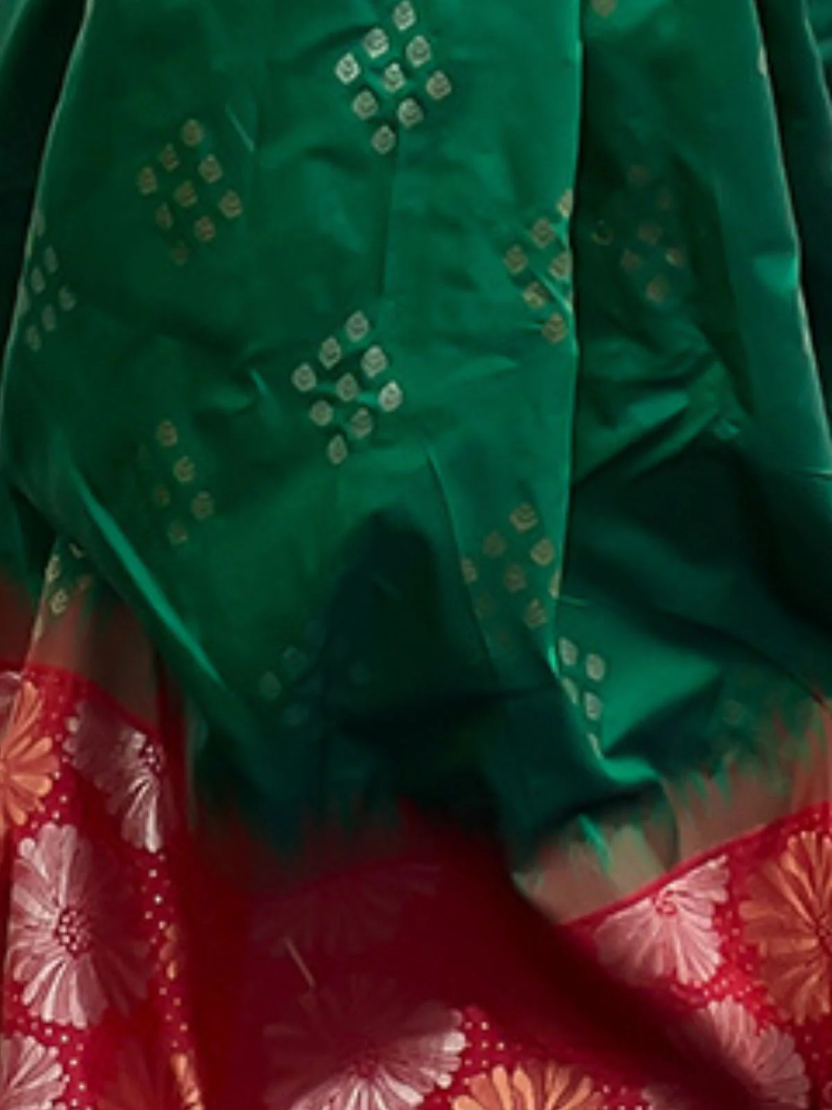 Odette Green Woven Design Soft Silk Saree With Unstitched Blouse For Women - Image 5
