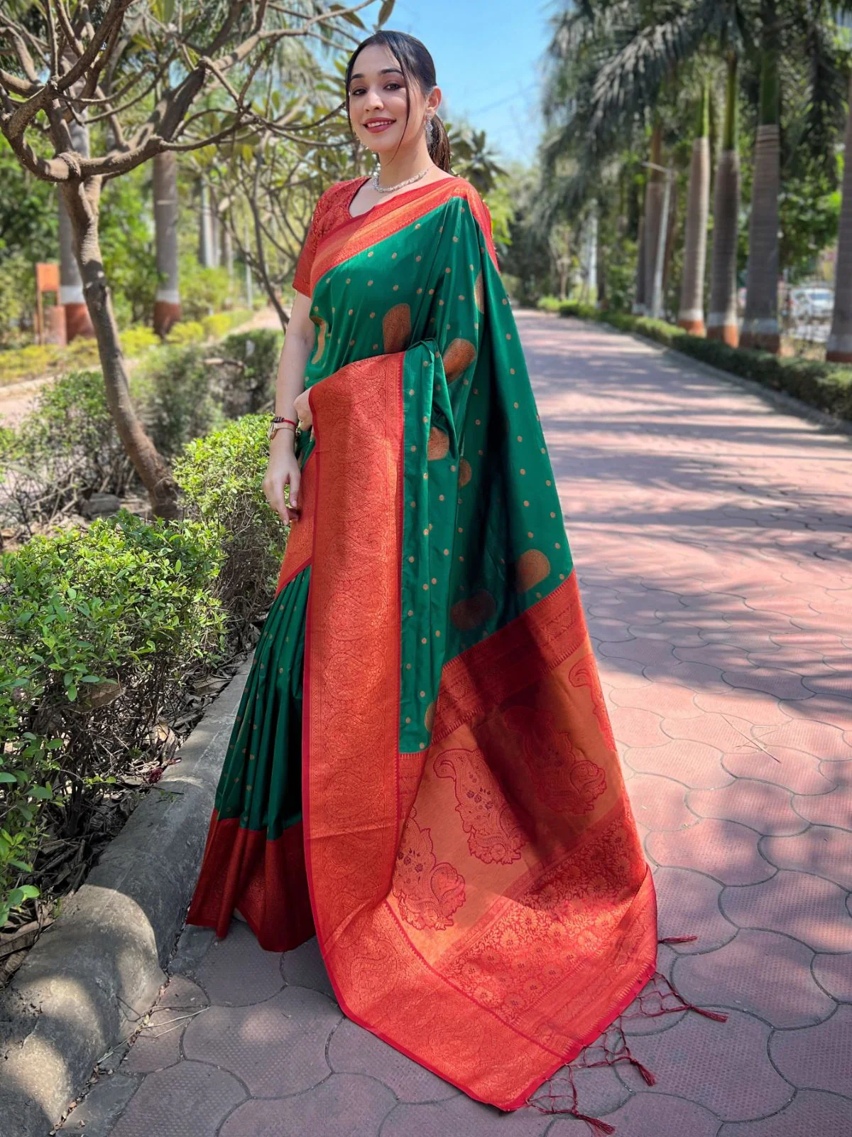 Odette Green Woven Design Soft Silk Saree With Unstitched Blouse For Women - Image 2
