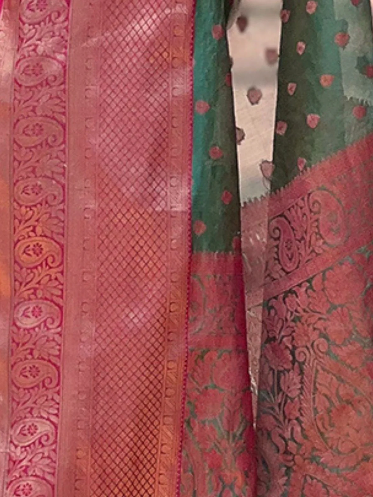 Odette Green Woven Design Tissue Silk Saree With Unstitched Blouse For Women - Image 4