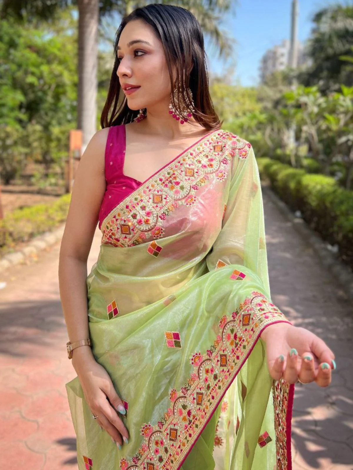 Odette Green Embroidered Net Saree With Unstitched Blouse For Women - Image 3
