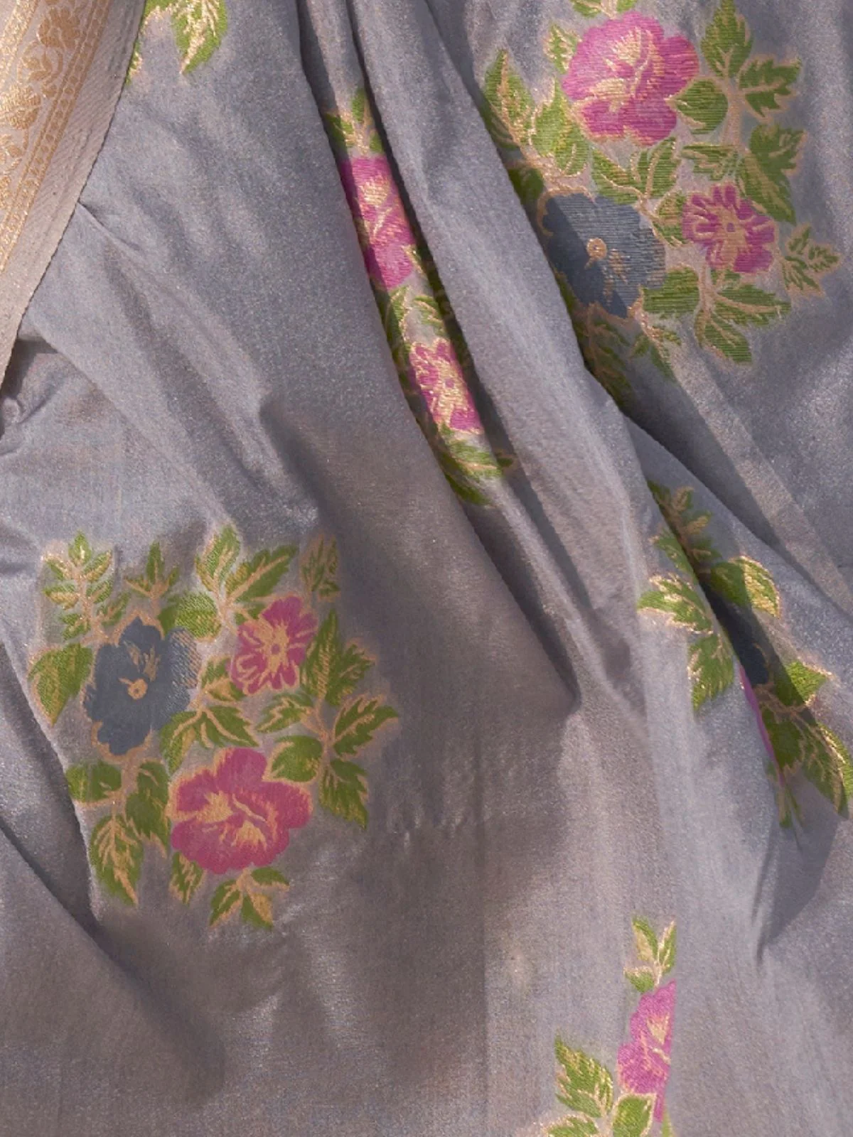 Odette Grey Chinon Woven Saree With Unstitched Blouse for Women - Image 3