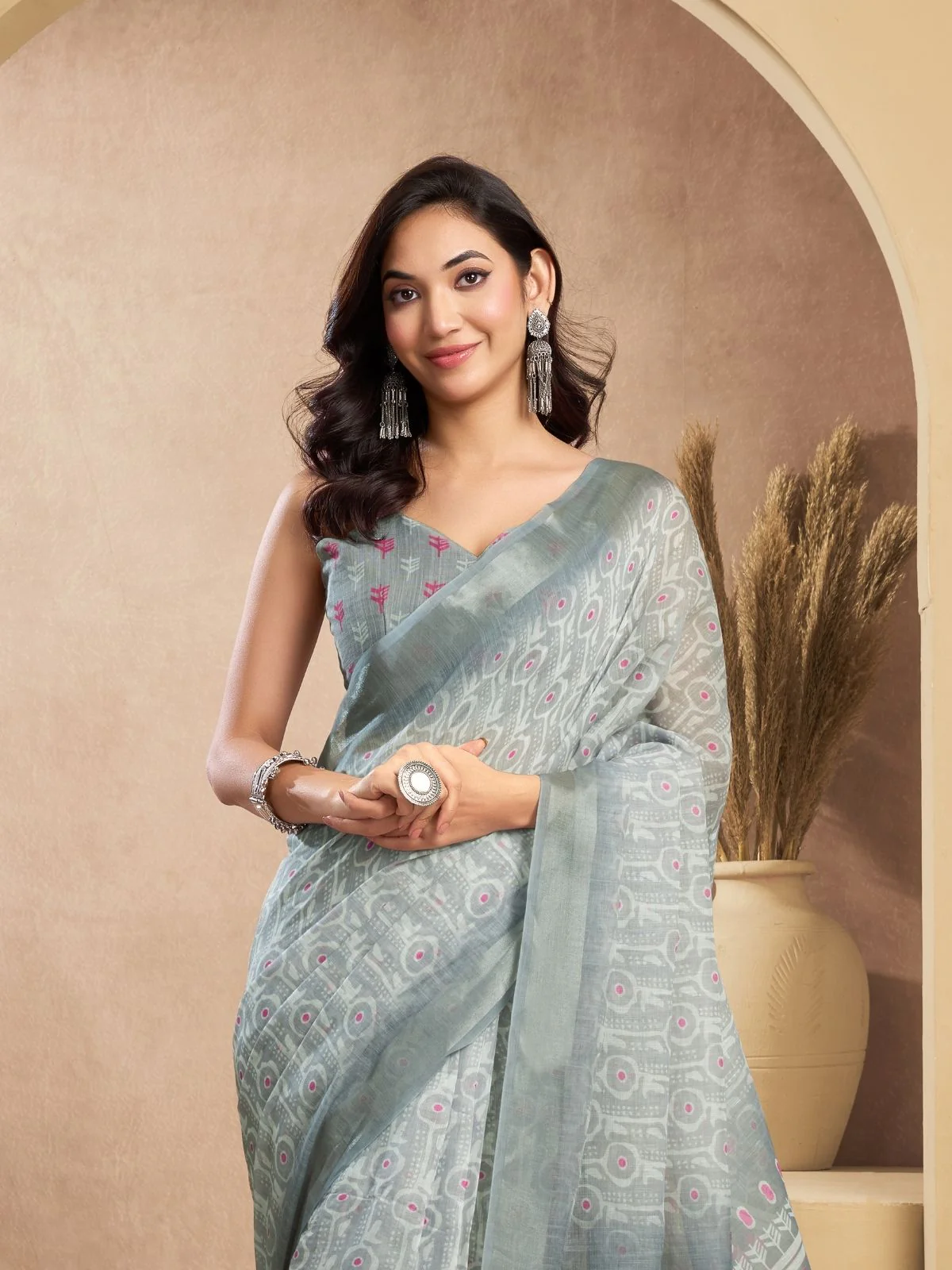 Odette Grey Cotton Linen Zari Work Saree For Women - Image 5