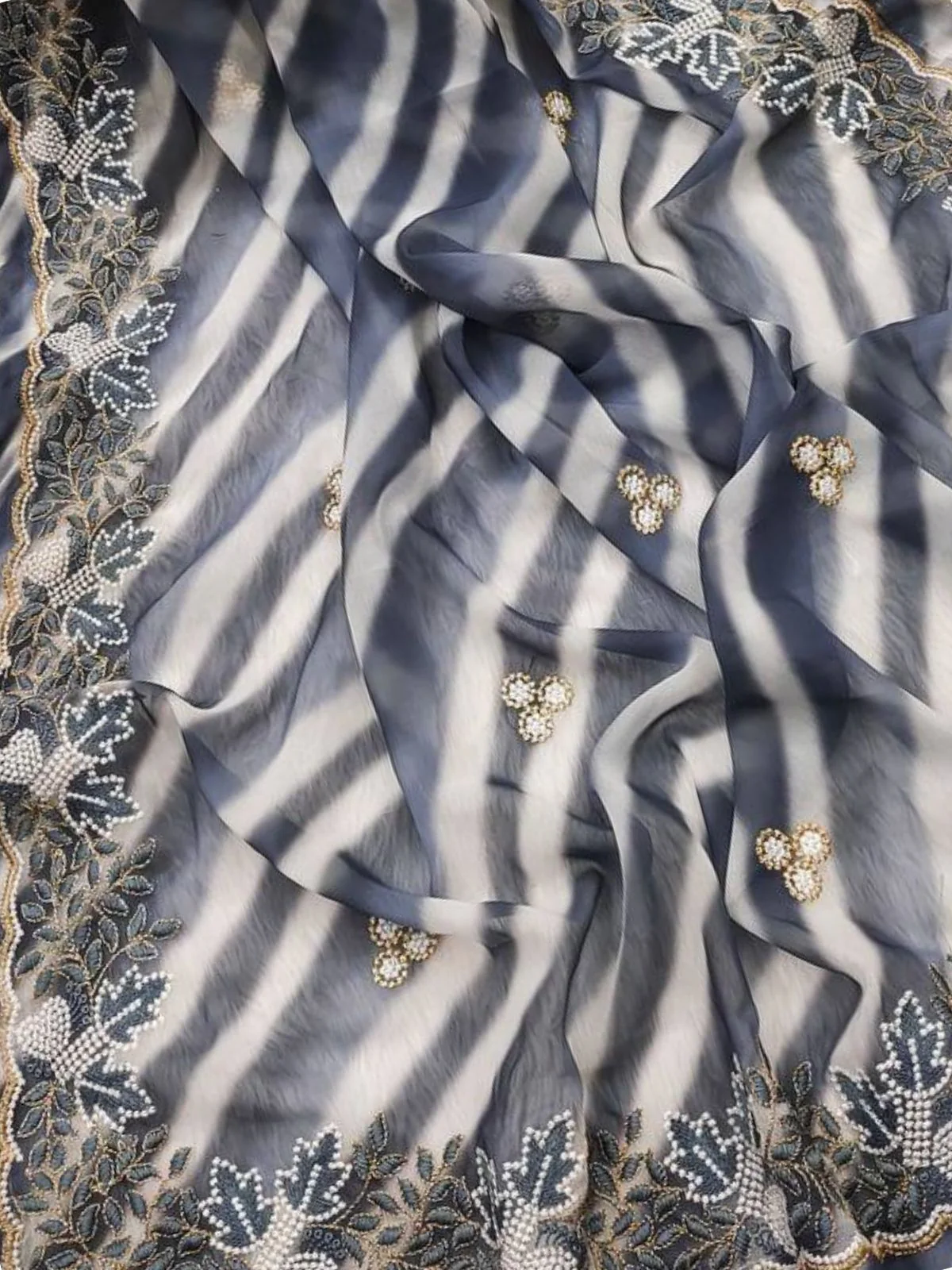 Odette Grey Embroidered Georgette Saree With Unstitched Blouse For Women - Image 4
