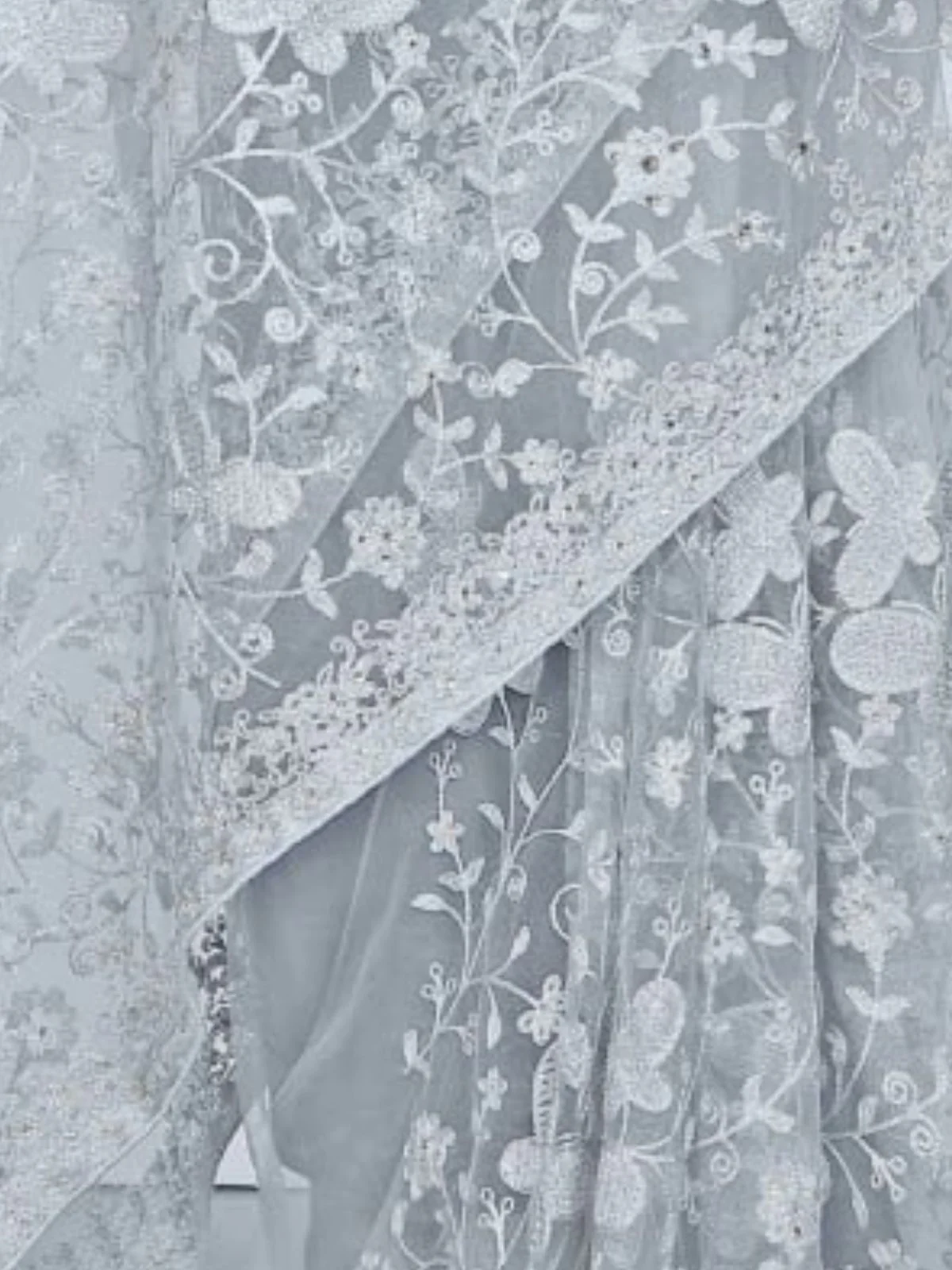 Odette Grey Embroidered Net Saree With unstitched Blouse For Women - Image 3