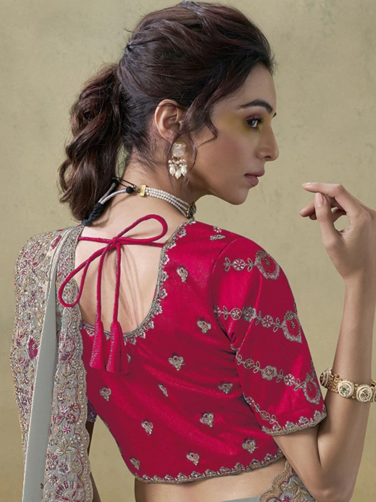 Odette Grey Georgette Embroidered Elegant Saree For Women - Image 3