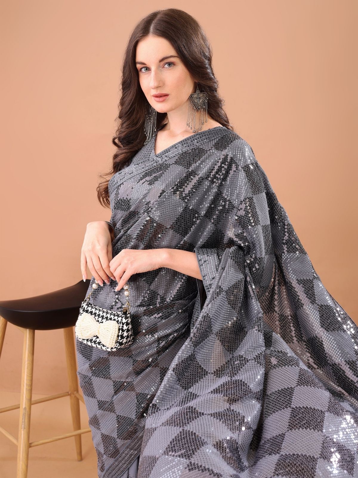 Odette Grey Georgette Sequin Elegant Saree For Women - Image 3