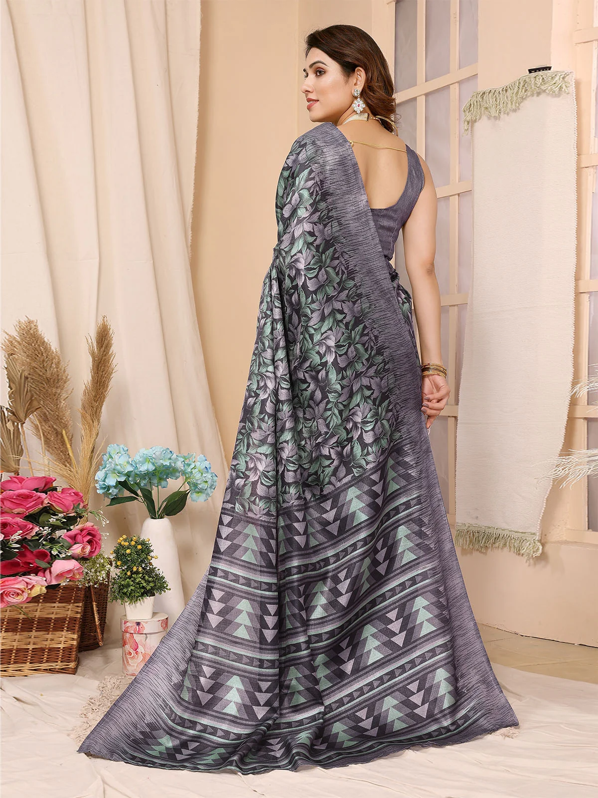 Odette Grey Cotton Printed Saree With Unstitched Blouse For Women - Image 4
