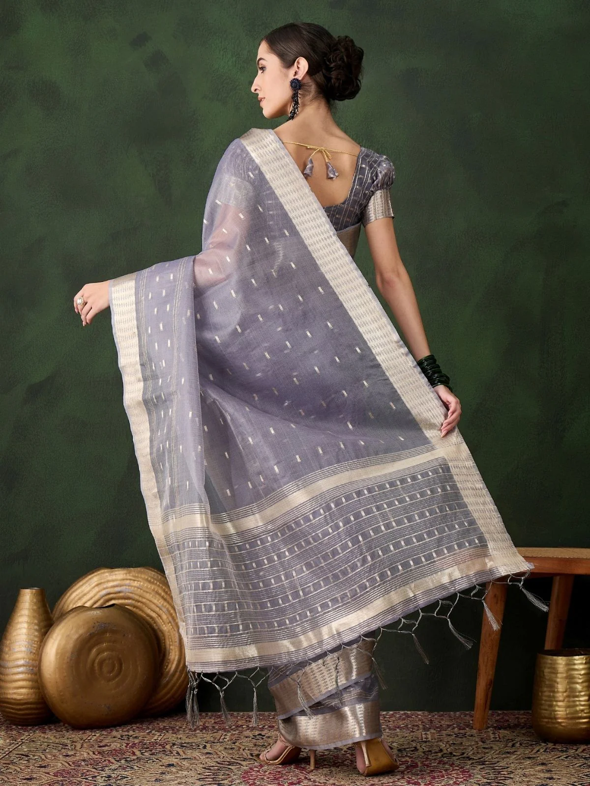 Odette Grey Organza Woven Saree With Unstitched Blouse For Women - Image 3