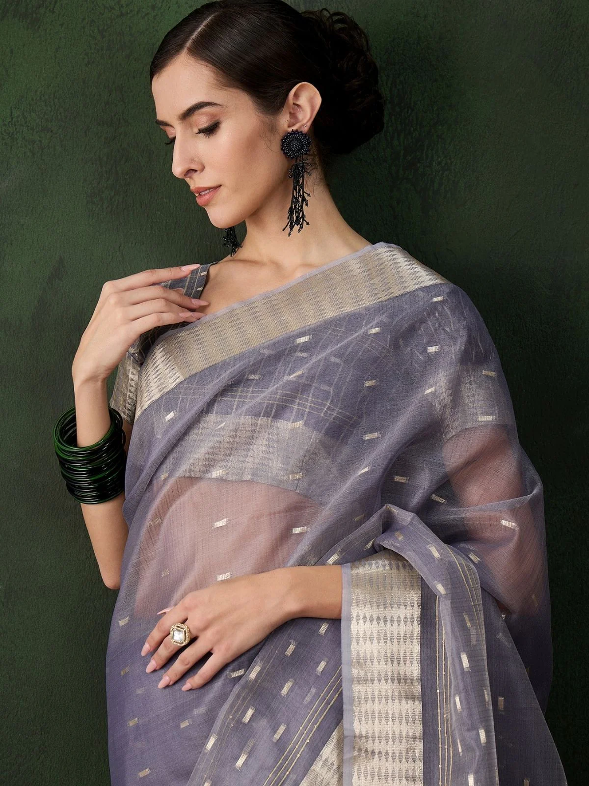 Odette Grey Organza Woven Saree With Unstitched Blouse For Women - Image 4