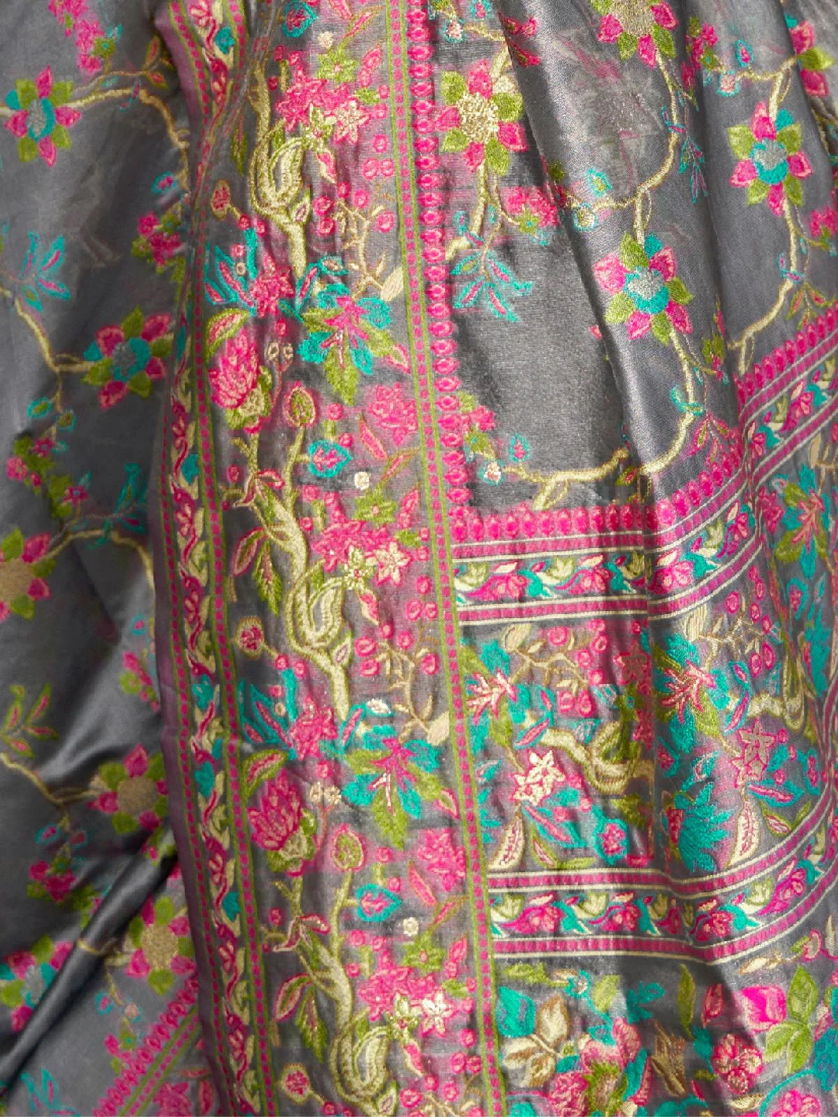Odette Grey Organza Woven Saree With Unstitched Blouse For Women - Image 3