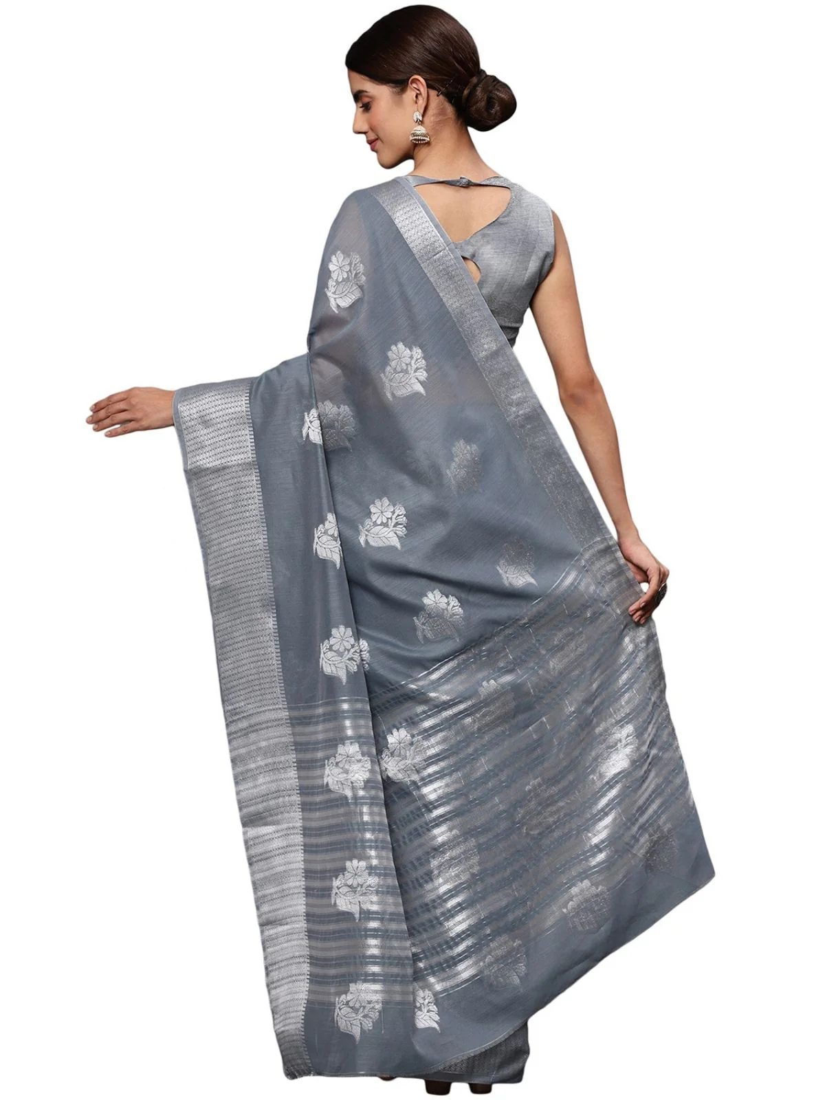 Odette Grey Silk Blend Embellished Saree For Women - Image 4