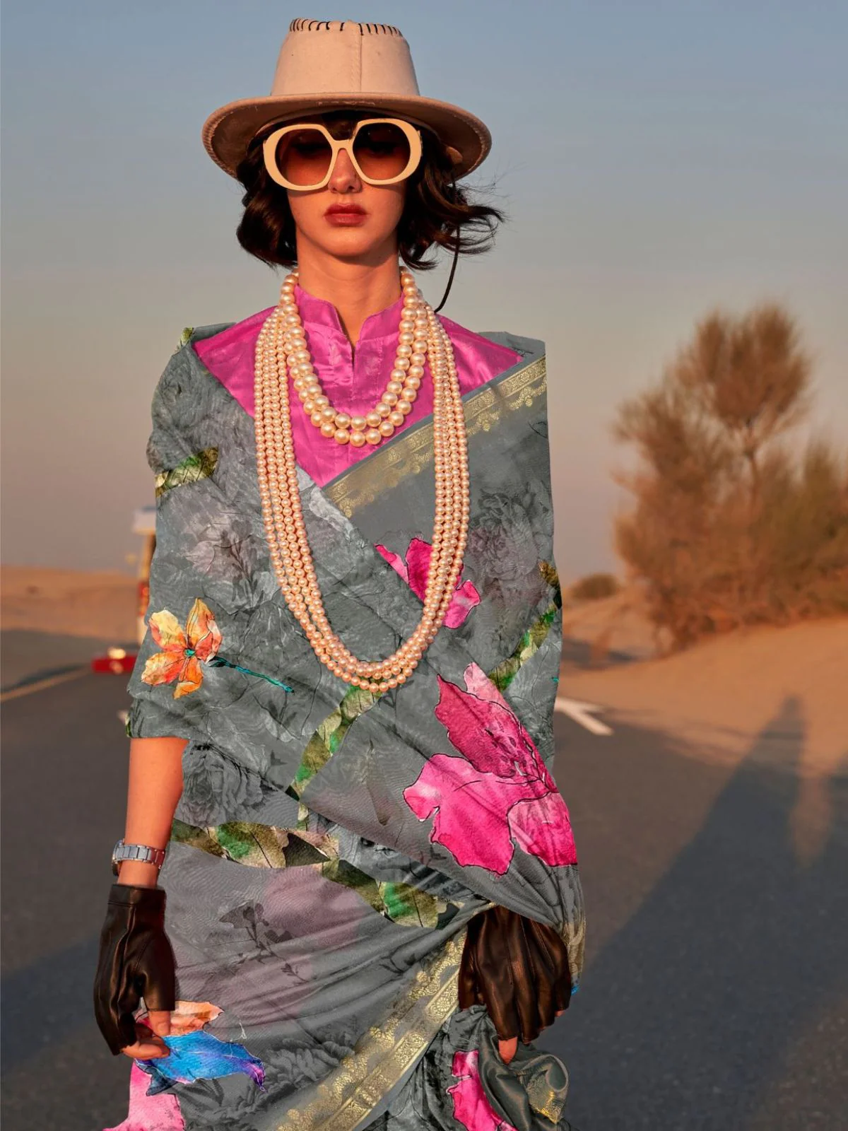 Odette Grey Silk Blend Printed Saree With Unstitched Blouse For Women - Image 2