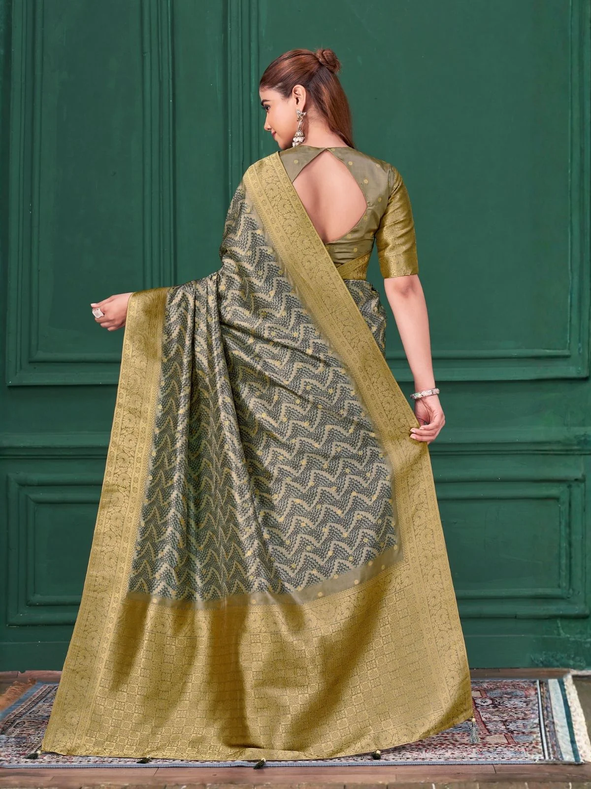 Odette Grey Silk Blend Woven Printed Saree For Women - Image 3