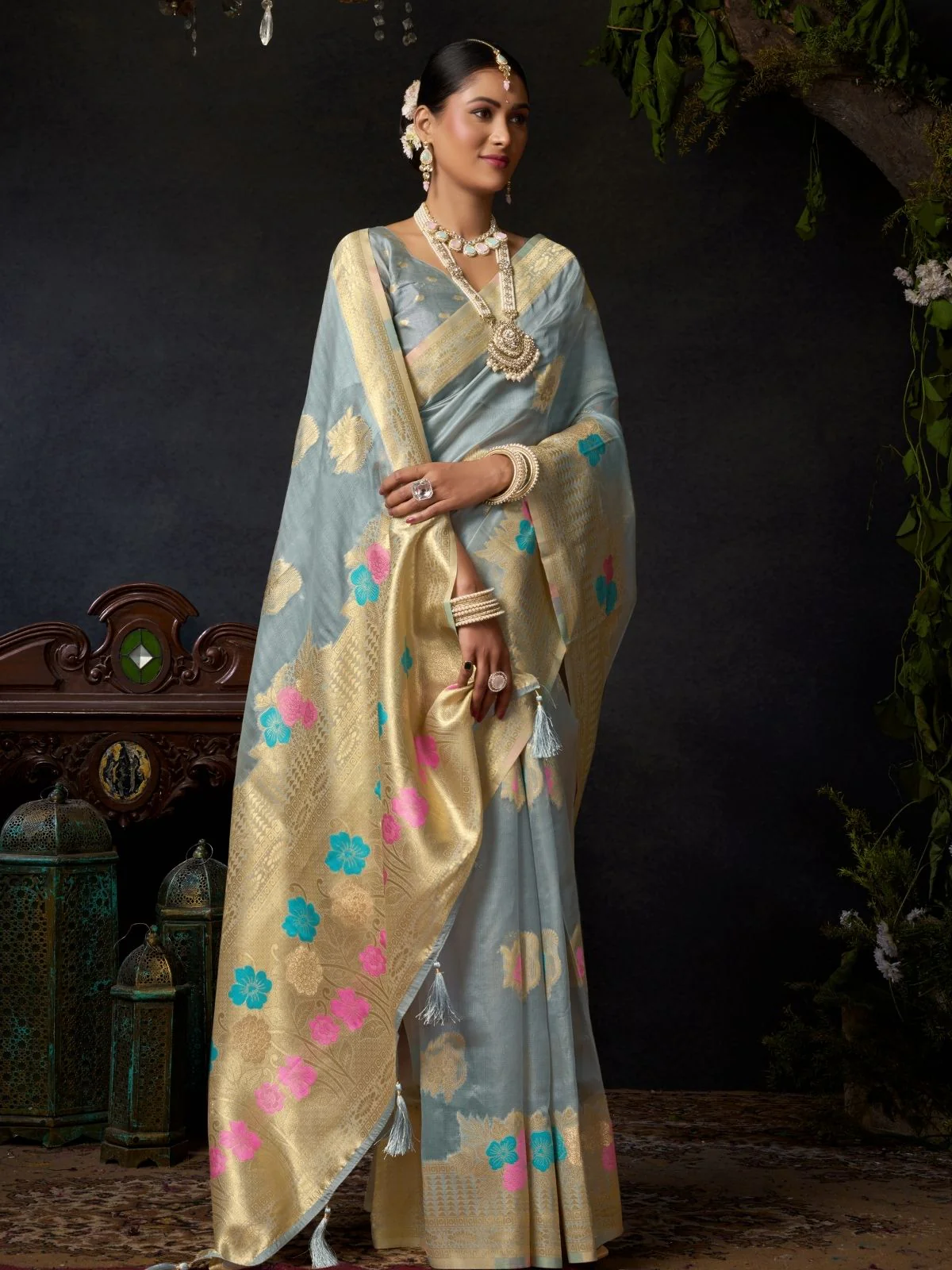 Odette Grey Silk Blend Woven Saree For Women - Image 3