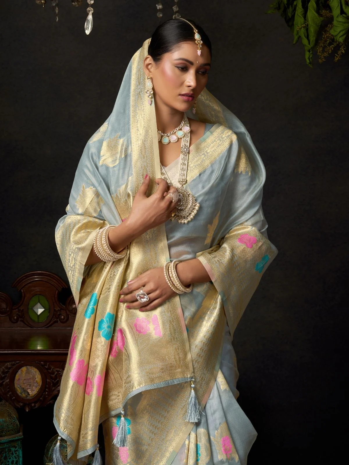 Odette Grey Silk Blend Woven Saree For Women - Image 5