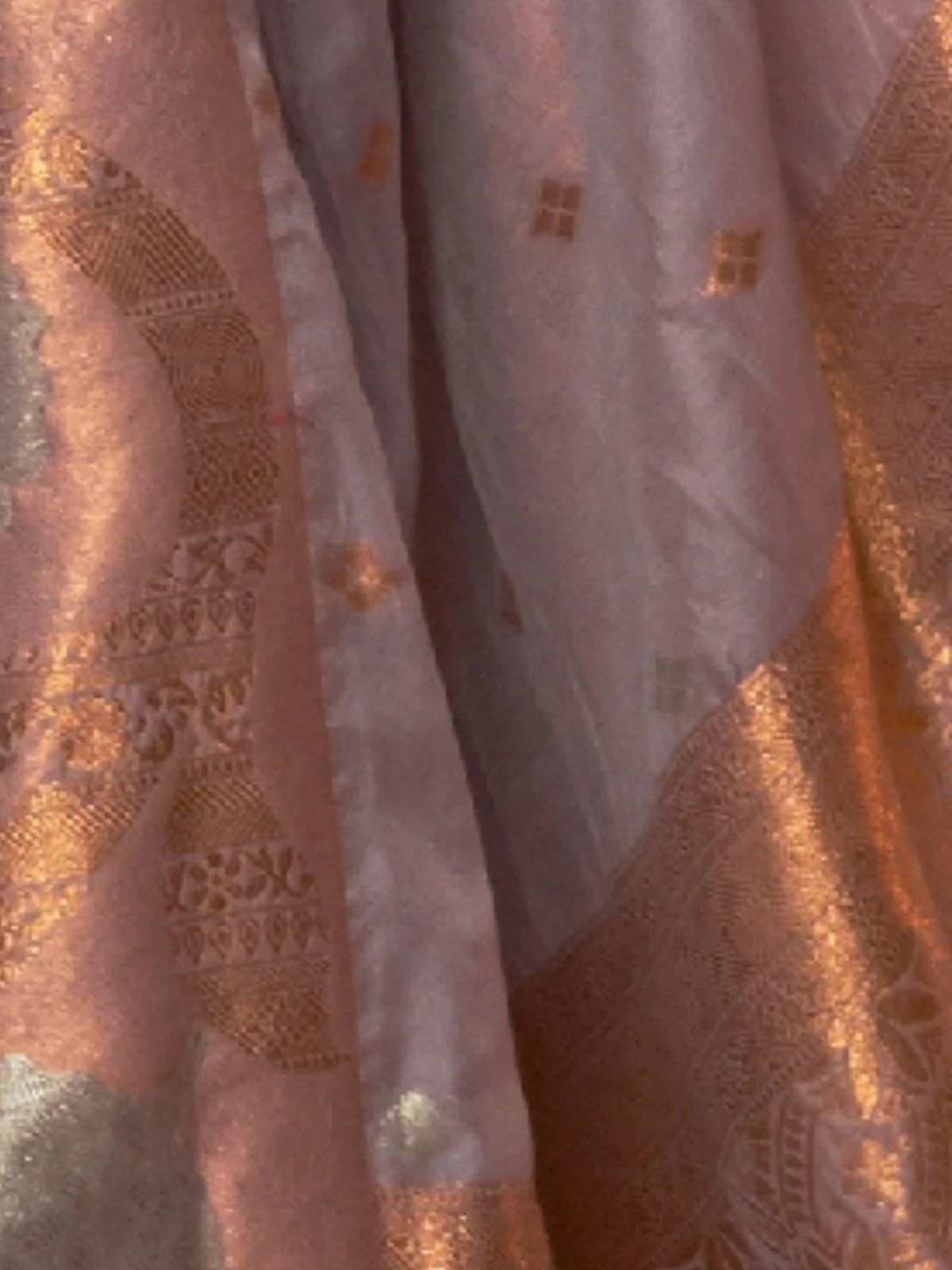 Odette Grey Silk Blend Woven Saree With Unstitched Blouse for Women - Image 3
