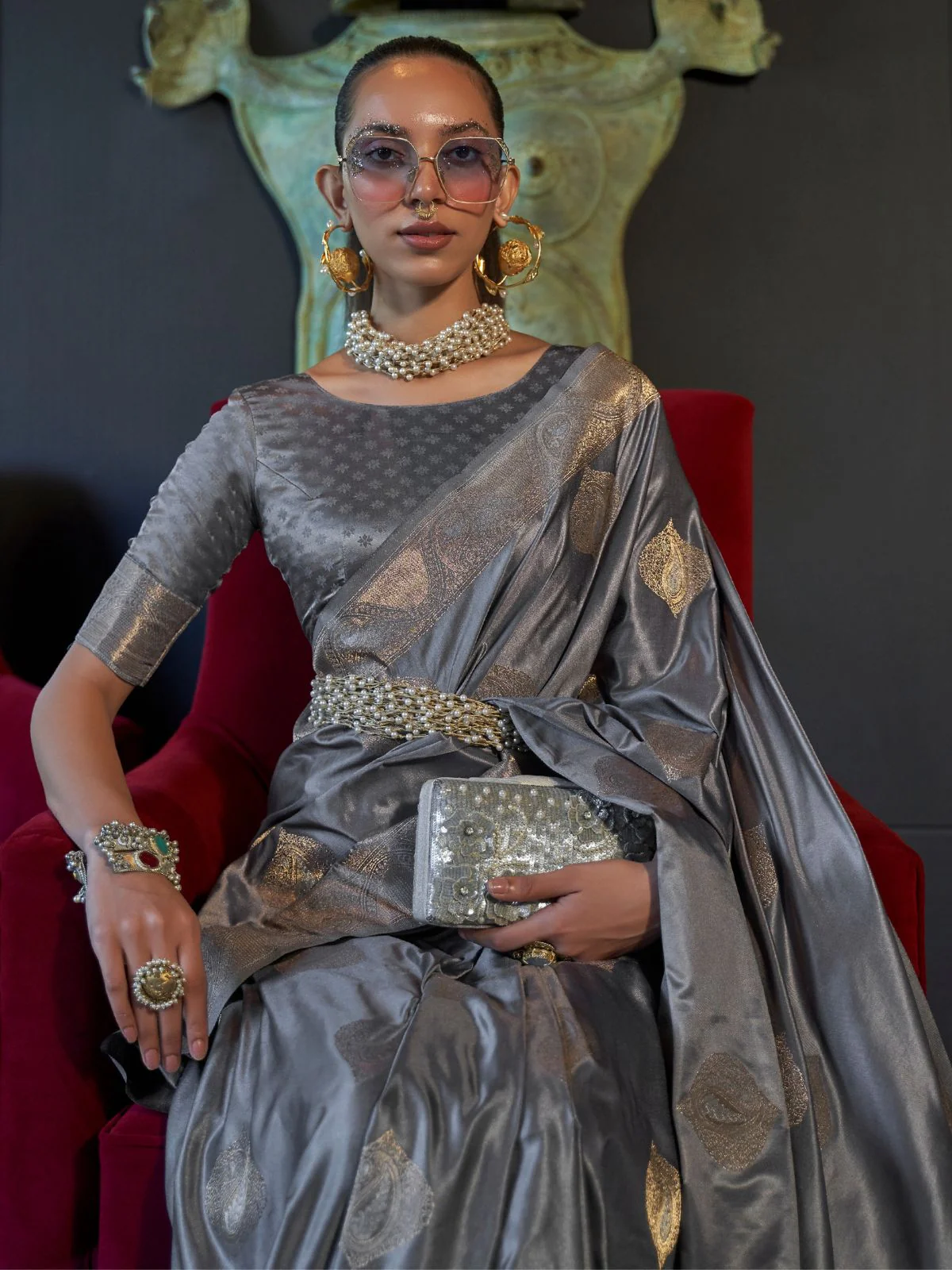 Odette Grey Silk Blend Woven Saree With Unstitched Blouse for Women - Image 2