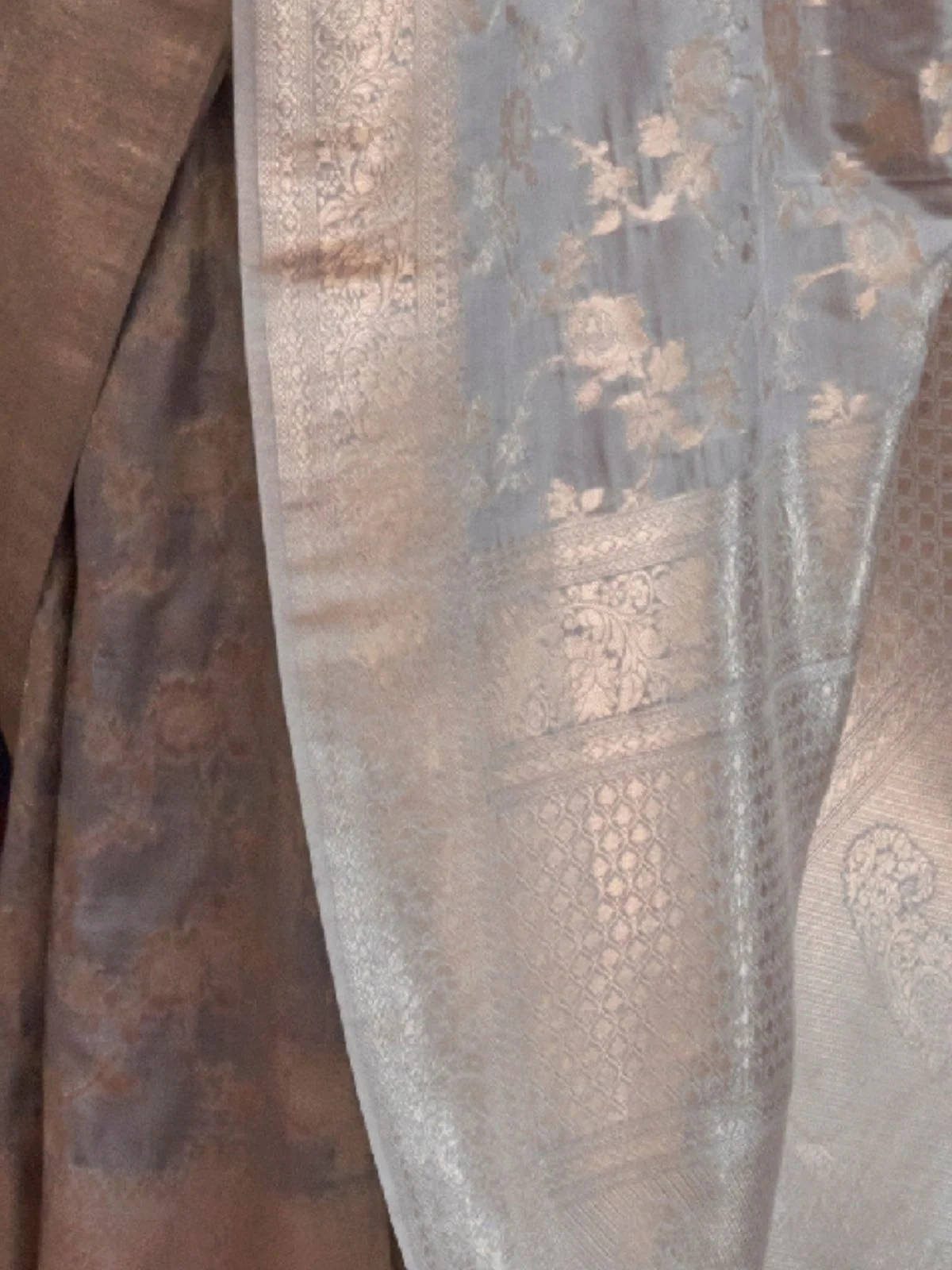 Odette Grey Silk Blend Woven Saree With Unstitched Blouse For Women - Image 3
