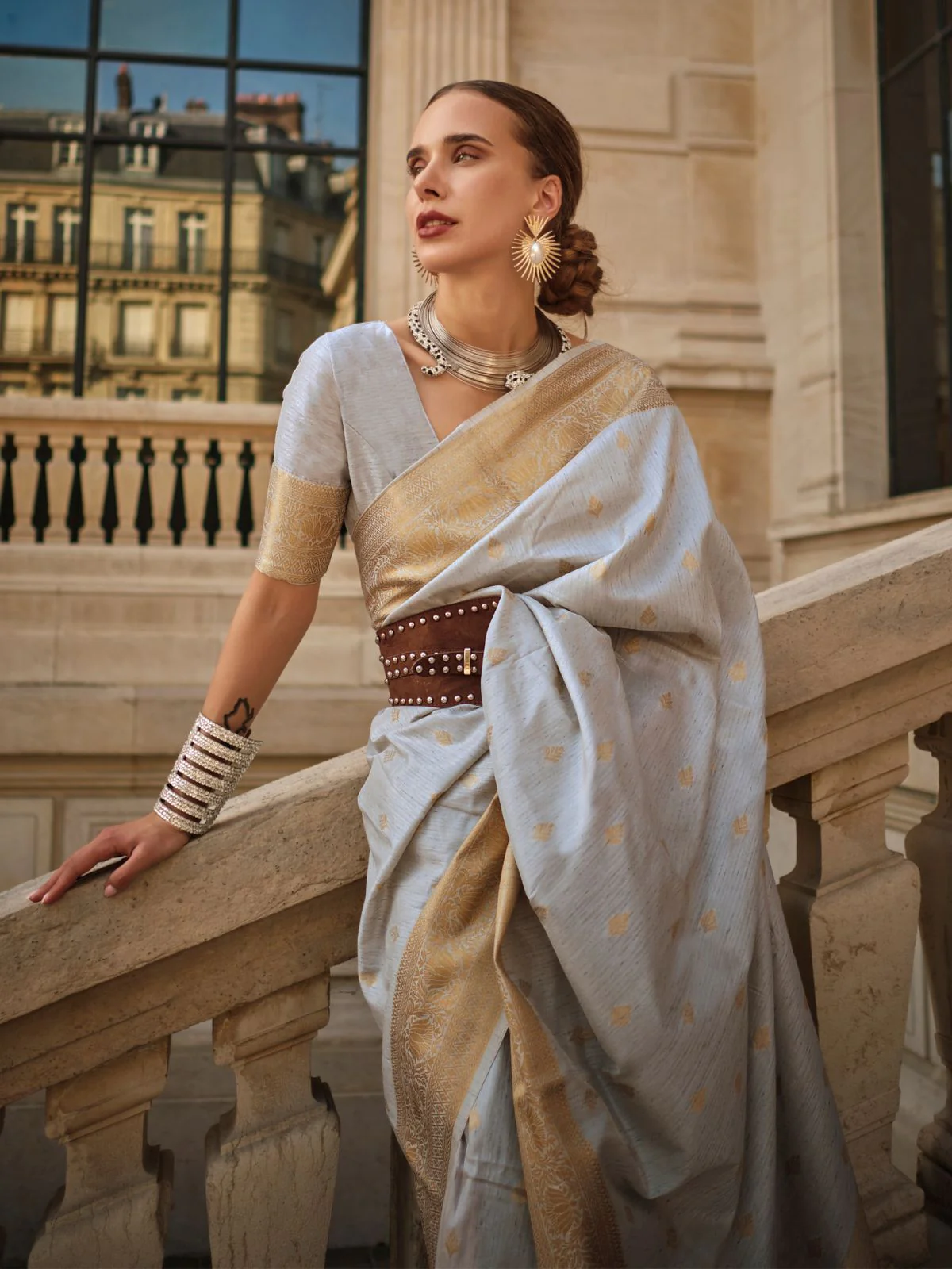 Odette Grey Silk Blend Woven Saree With Unstitched Blouse For Women - Image 2