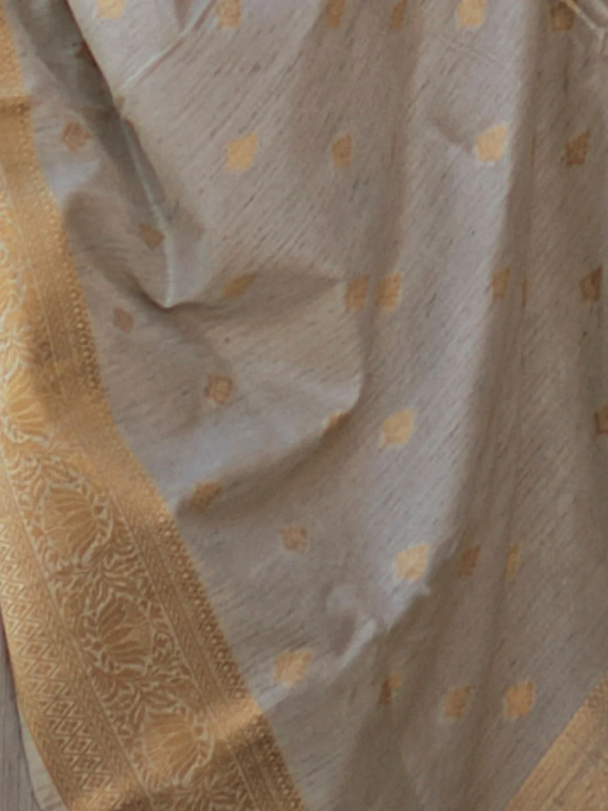 Odette Grey Silk Blend Woven Saree With Unstitched Blouse For Women - Image 3