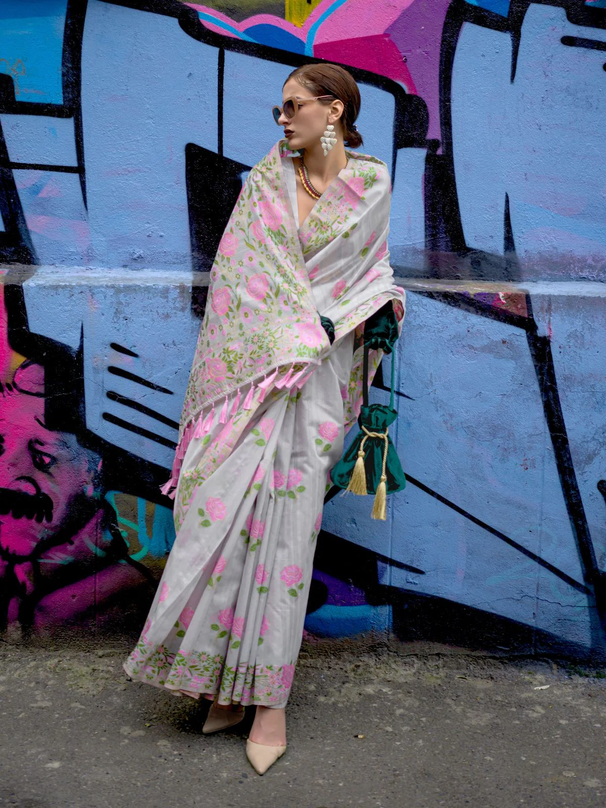 Odette Grey Silk Blend Woven Saree With Unstitched Blouse For Women - Image 2