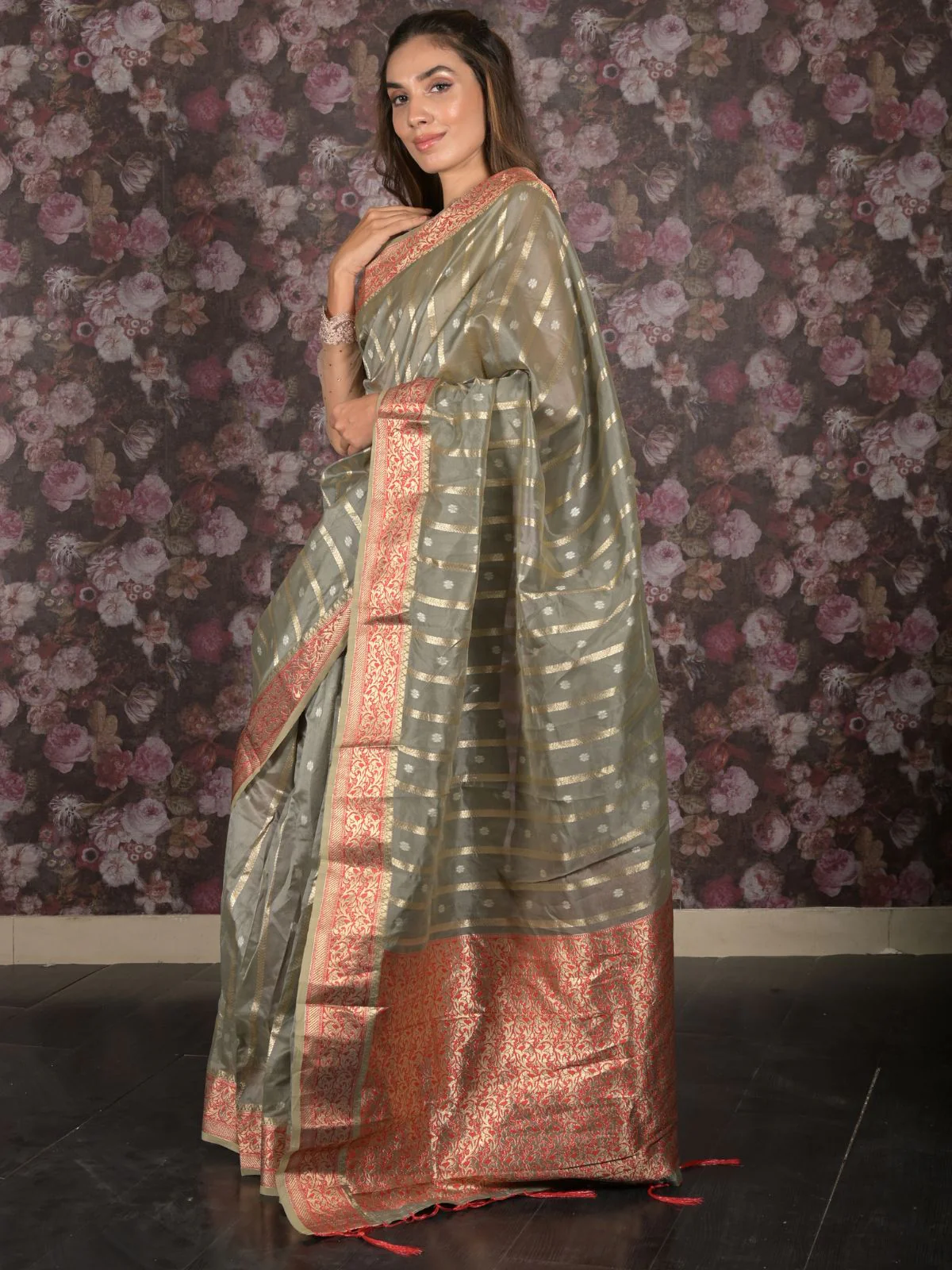 Odette Grey Silk Blend Woven Saree with Unstitched Blouse for Women - Image 3