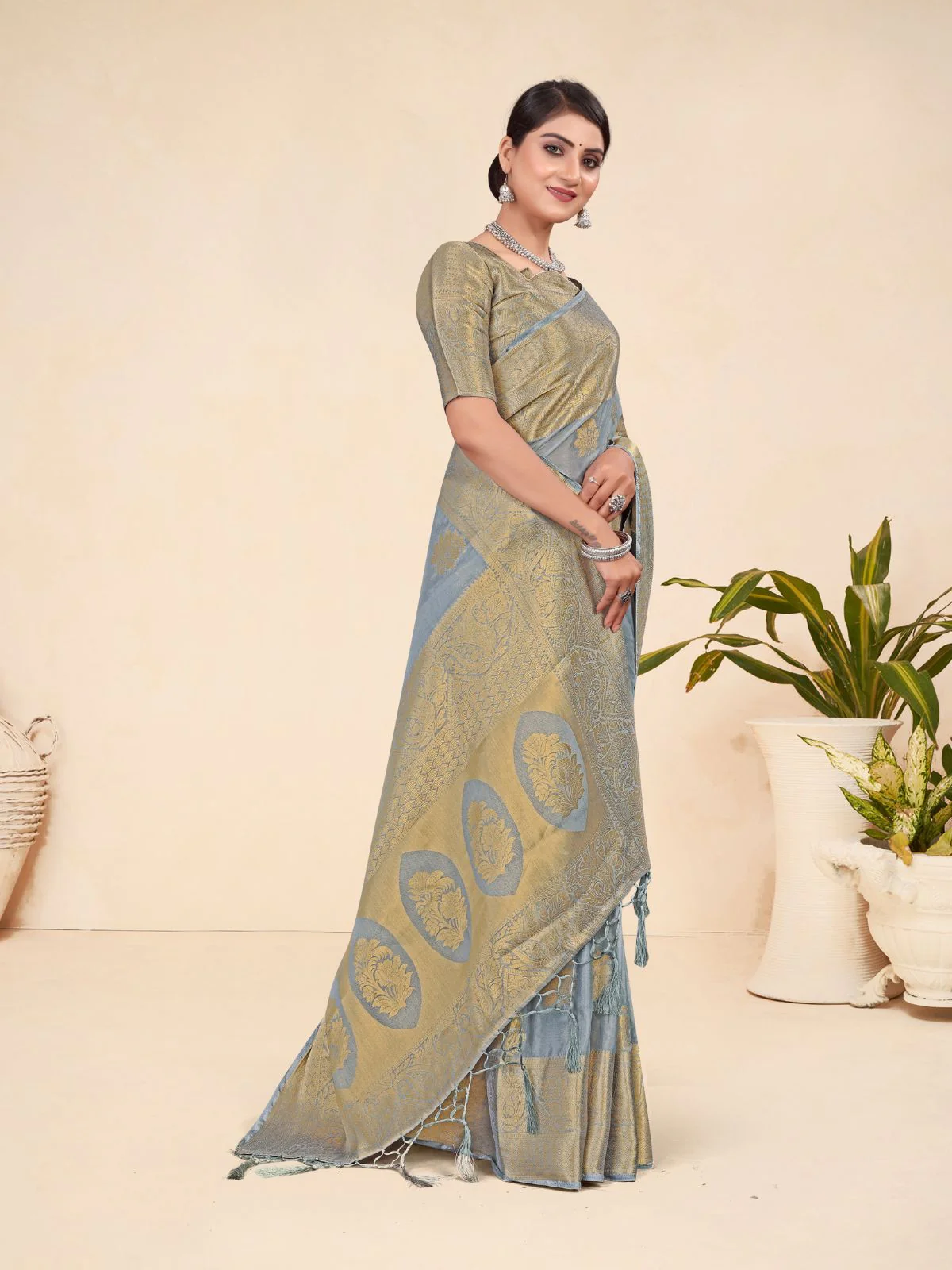 Odette Grey Viscose  Woven Saree With Unstitched Blouse For Women - Image 2