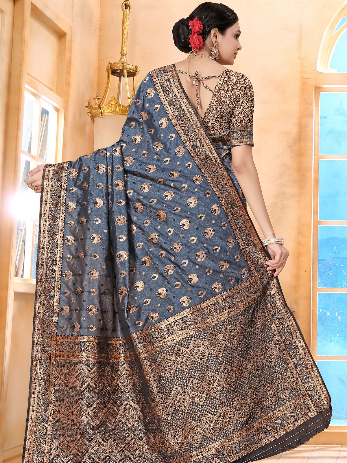 Odette Grey Woven Banarasi Silk Saree With unstitched Blouse For Women - Image 5