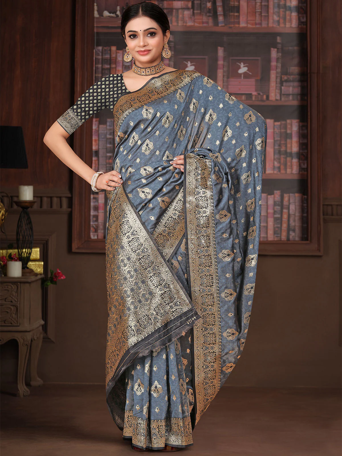 Odette Grey Woven Banarasi Silk Saree With Unstitched Blouse For Women - Image 2