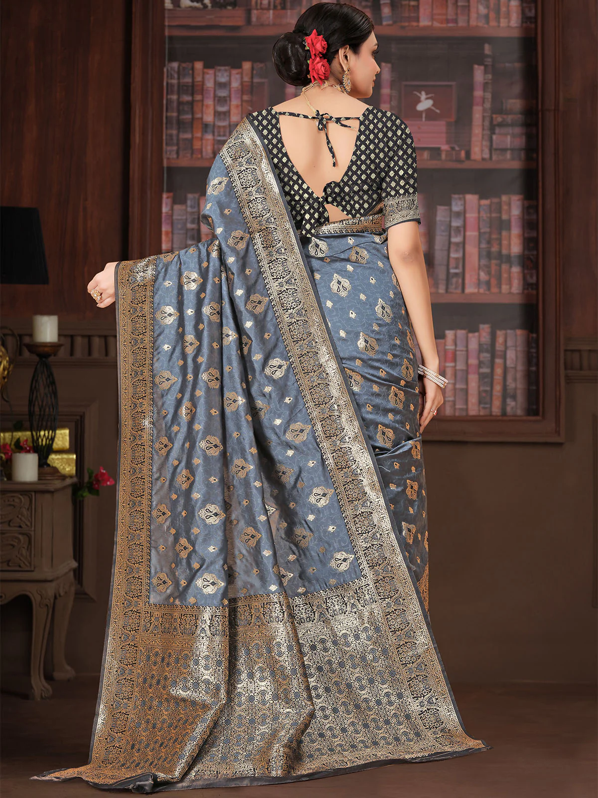 Odette Grey Woven Banarasi Silk Saree With Unstitched Blouse For Women - Image 5