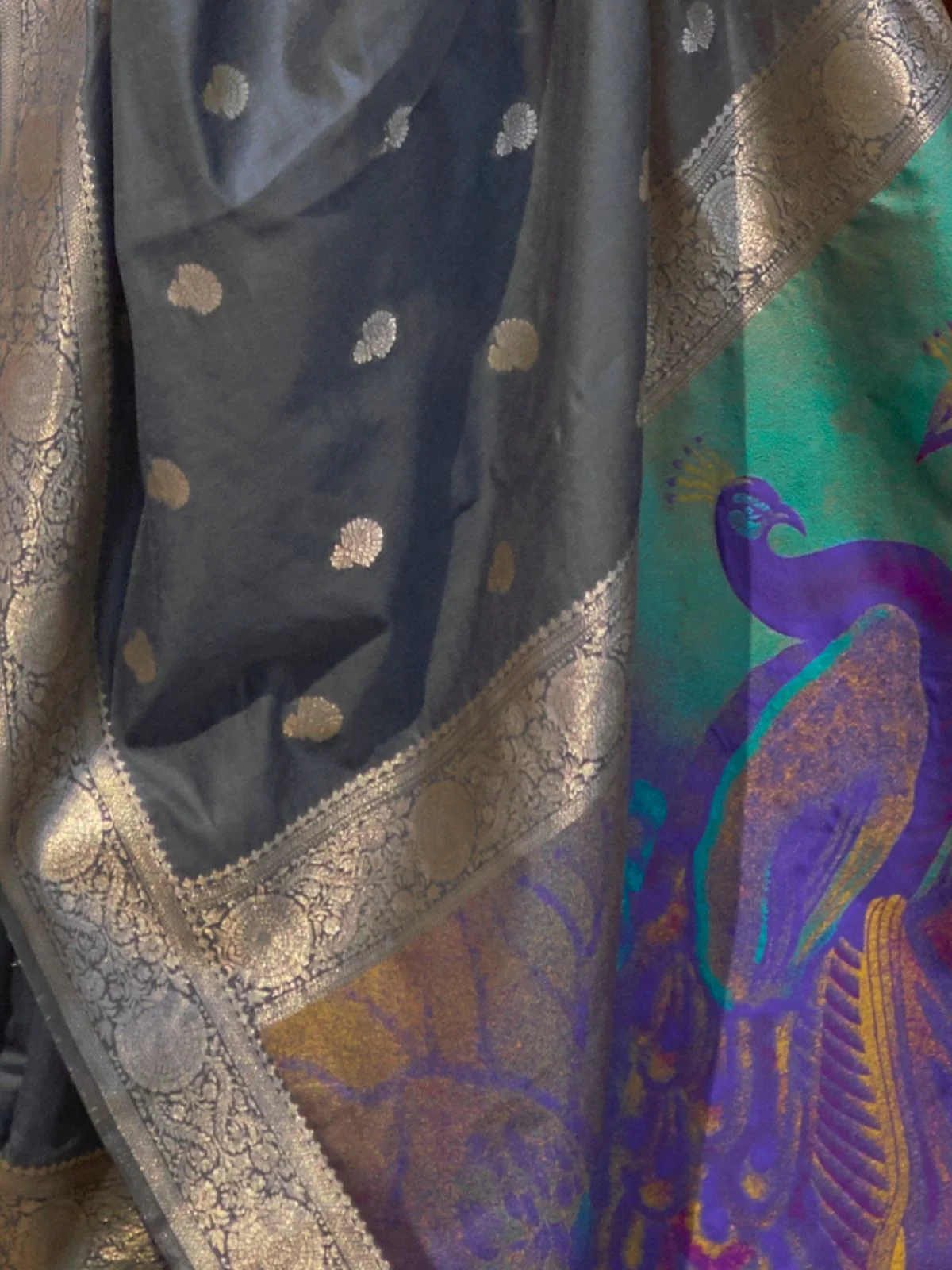 Odette Grey Woven Design Silk Blend Saree With Unstitched Blouse For Women - Image 3
