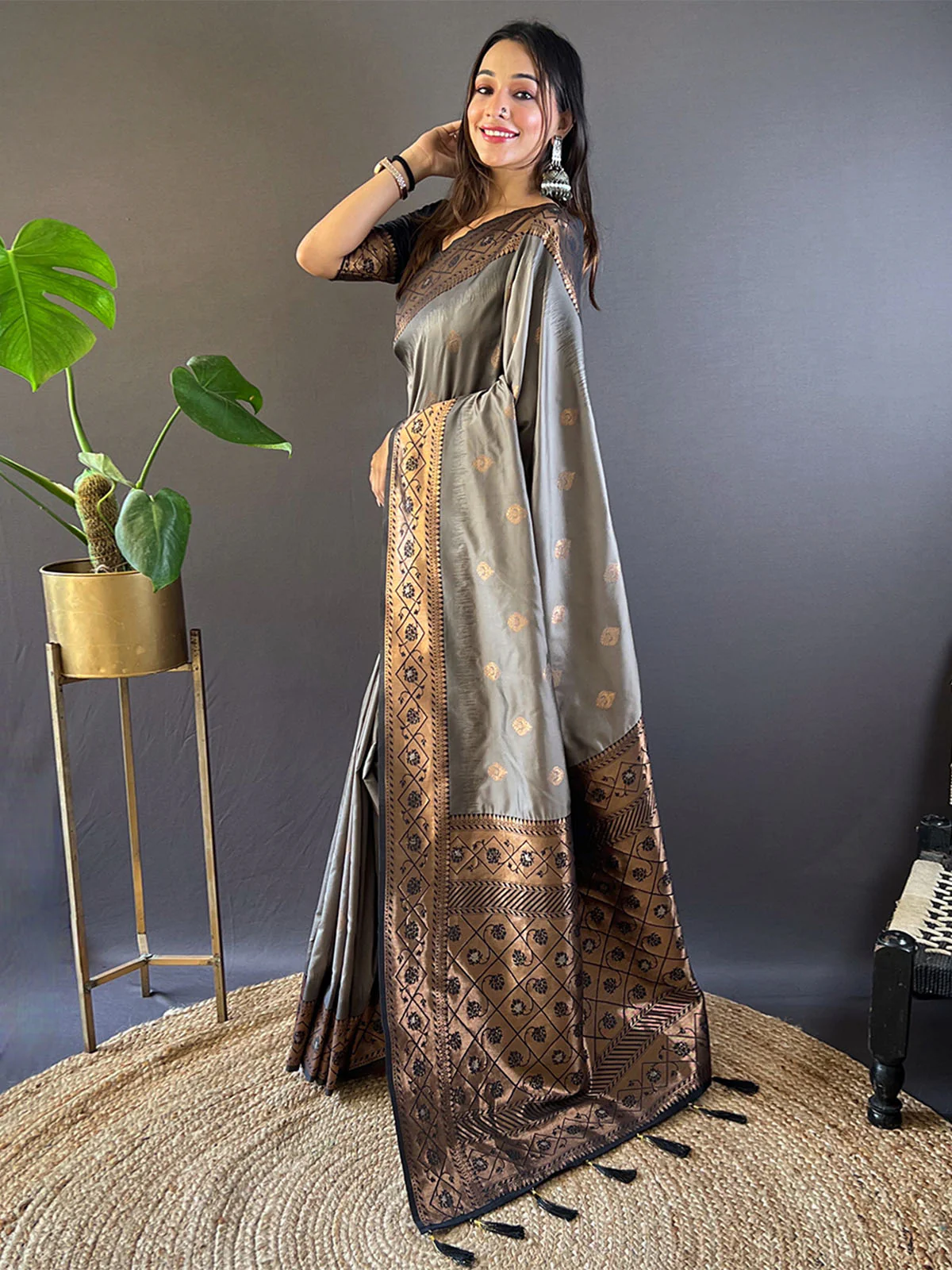 Odette Grey Woven Design Soft Silk Saree With Unstitched Blouse For Women - Image 2
