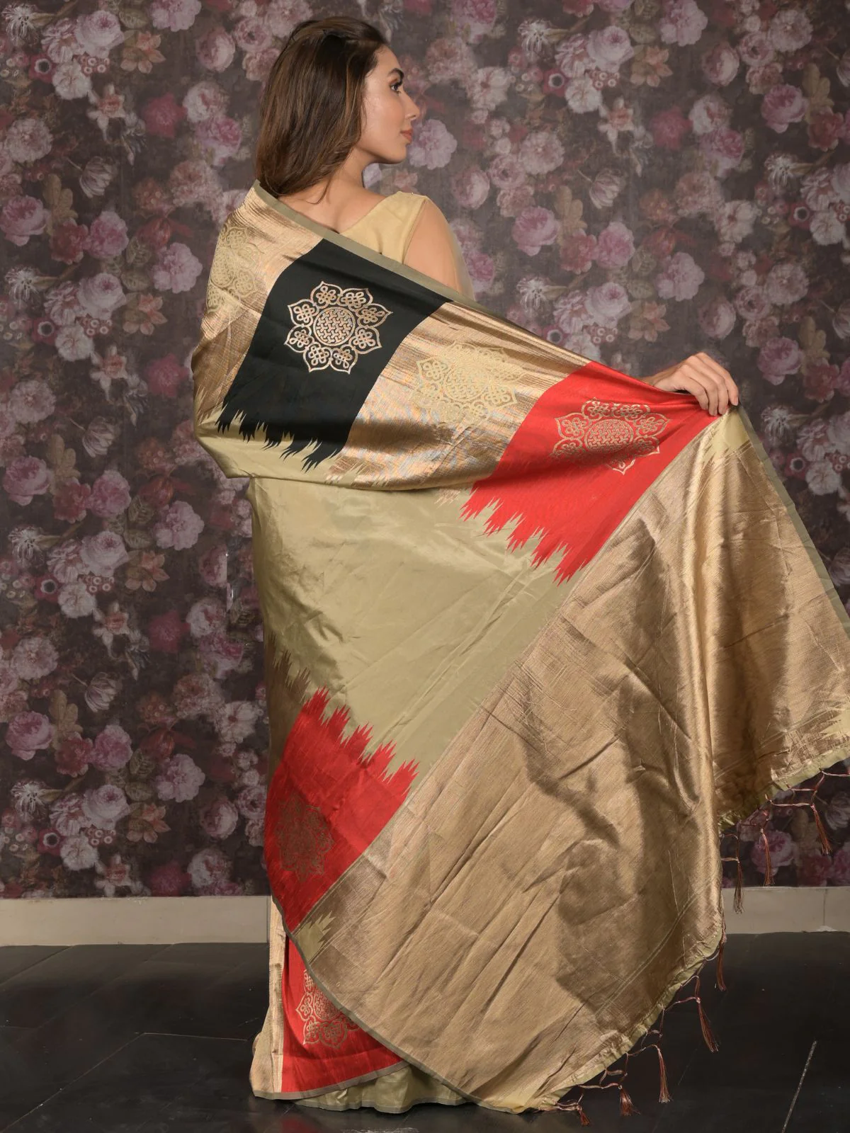 Odette Grey Woven Silk Blend Saree With Unstitched Blouse For Women - Image 4