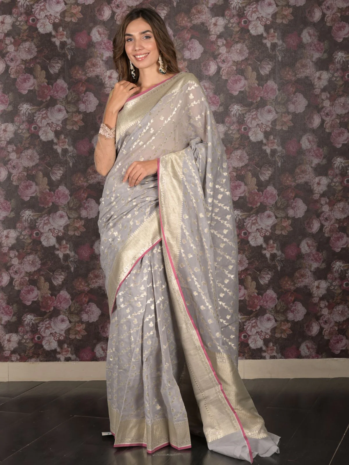 Odette Grey Woven Silk Blend Saree With Unstitched Blouse For Women - Image 2