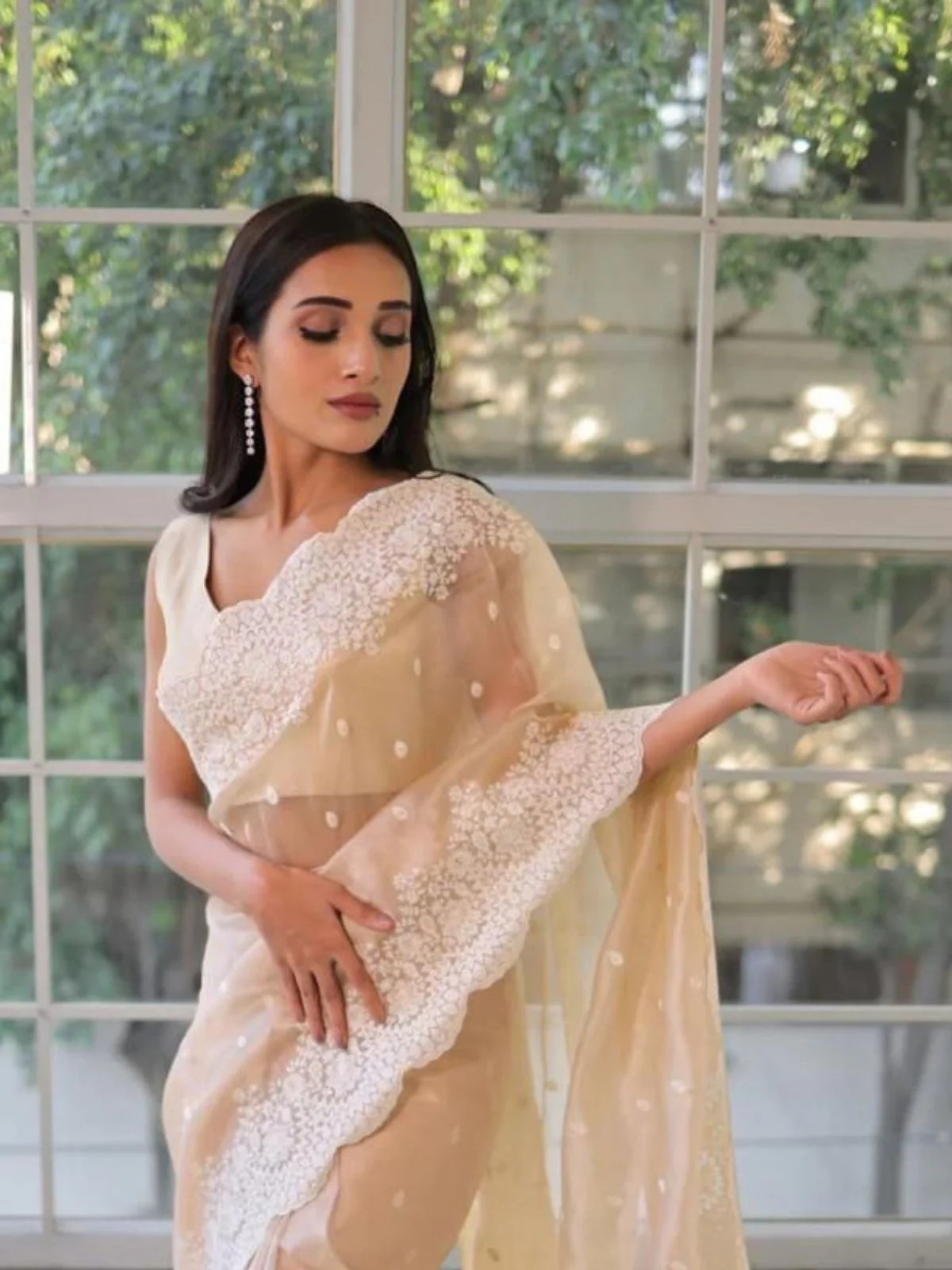 Odette Ivory Georgette Embroidered Solid Saree For Women - Image 4