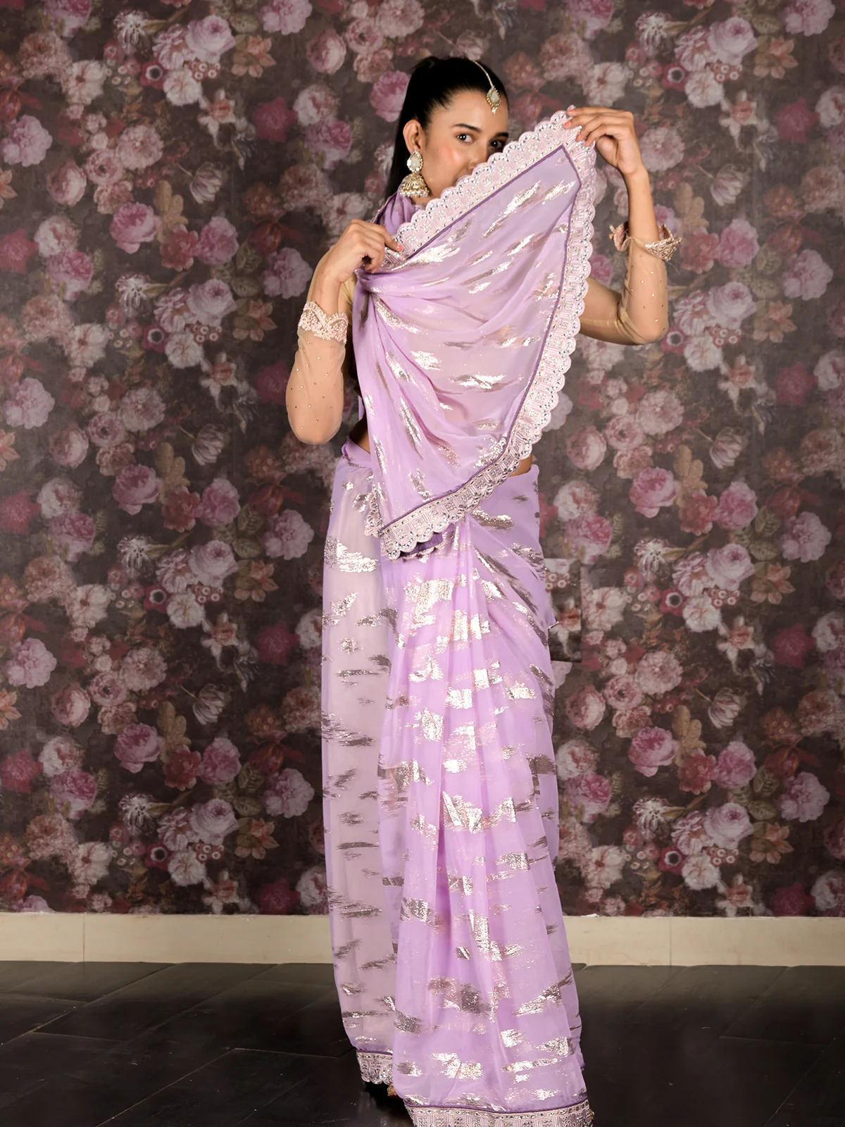 Odette Lavendar Georgette Saree With Unstitched Blouse For Women - Image 3