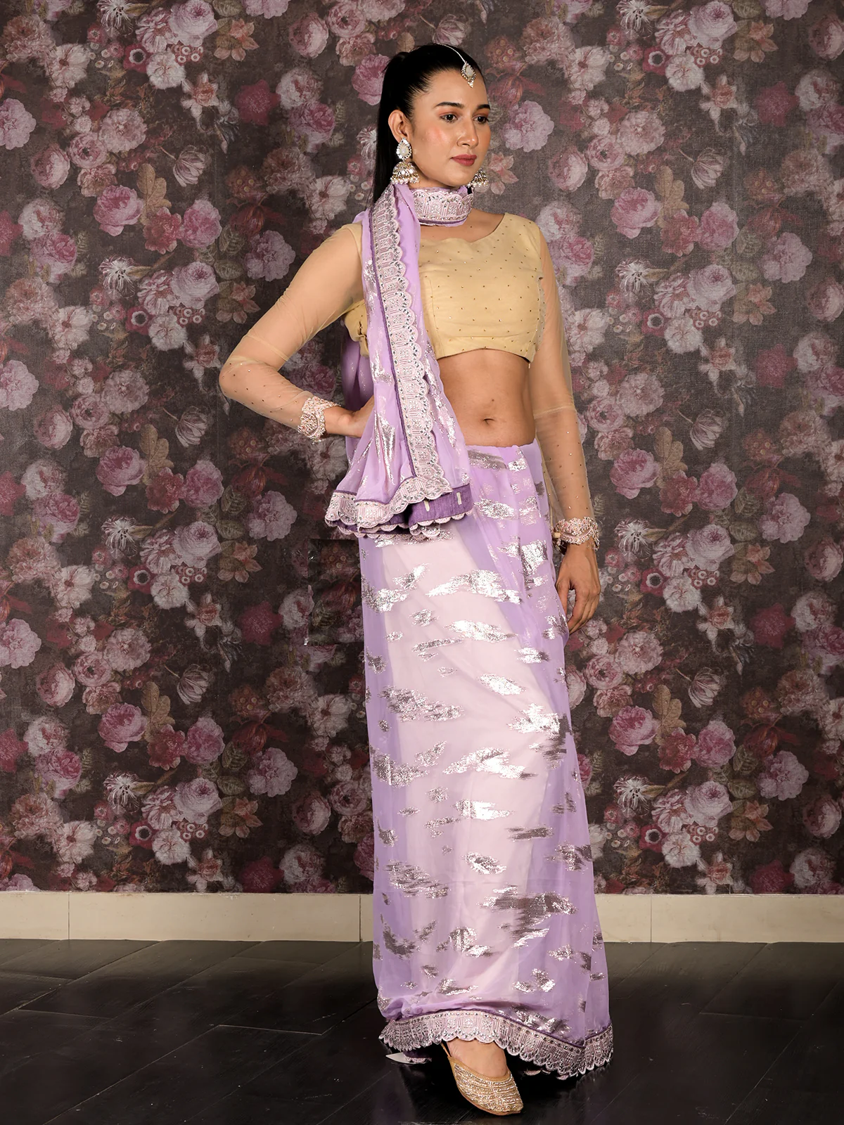 Odette Lavendar Georgette Saree With Unstitched Blouse For Women - Image 4