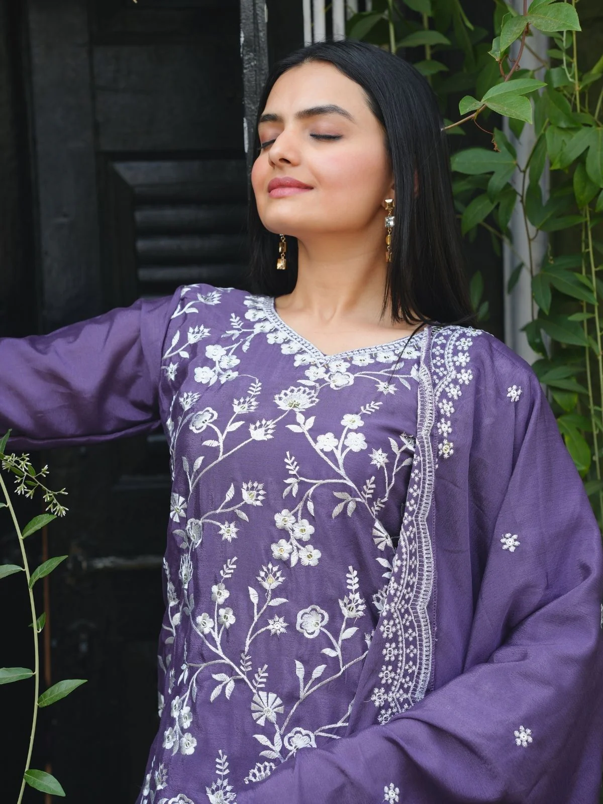 Odette Lavender Chinon Embroidered Stitched Kurta Set For Women - Image 4