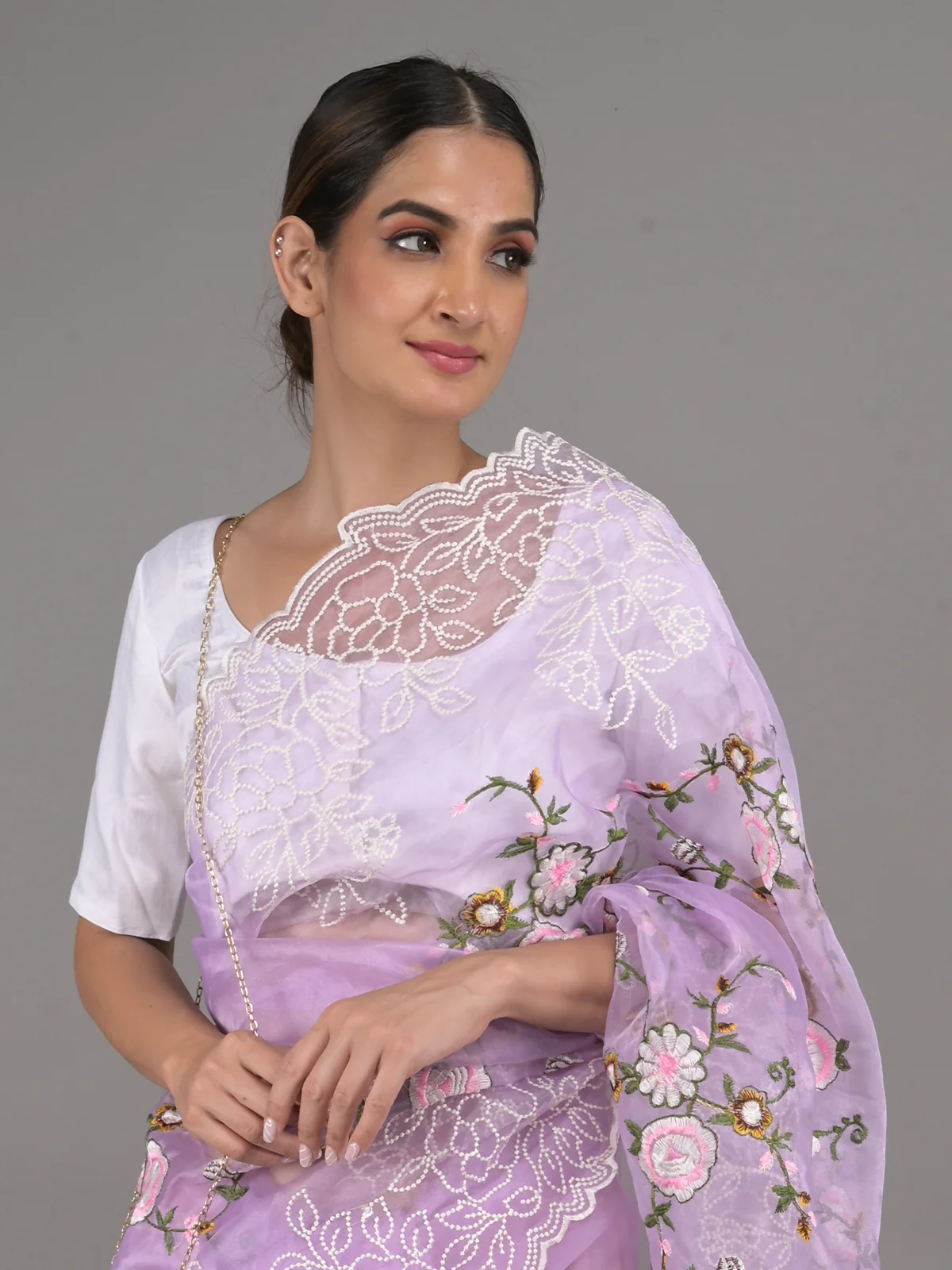 Odette Lavender Floral Embroidered Organza Saree with Unstitched Blouse for Women - Image 4