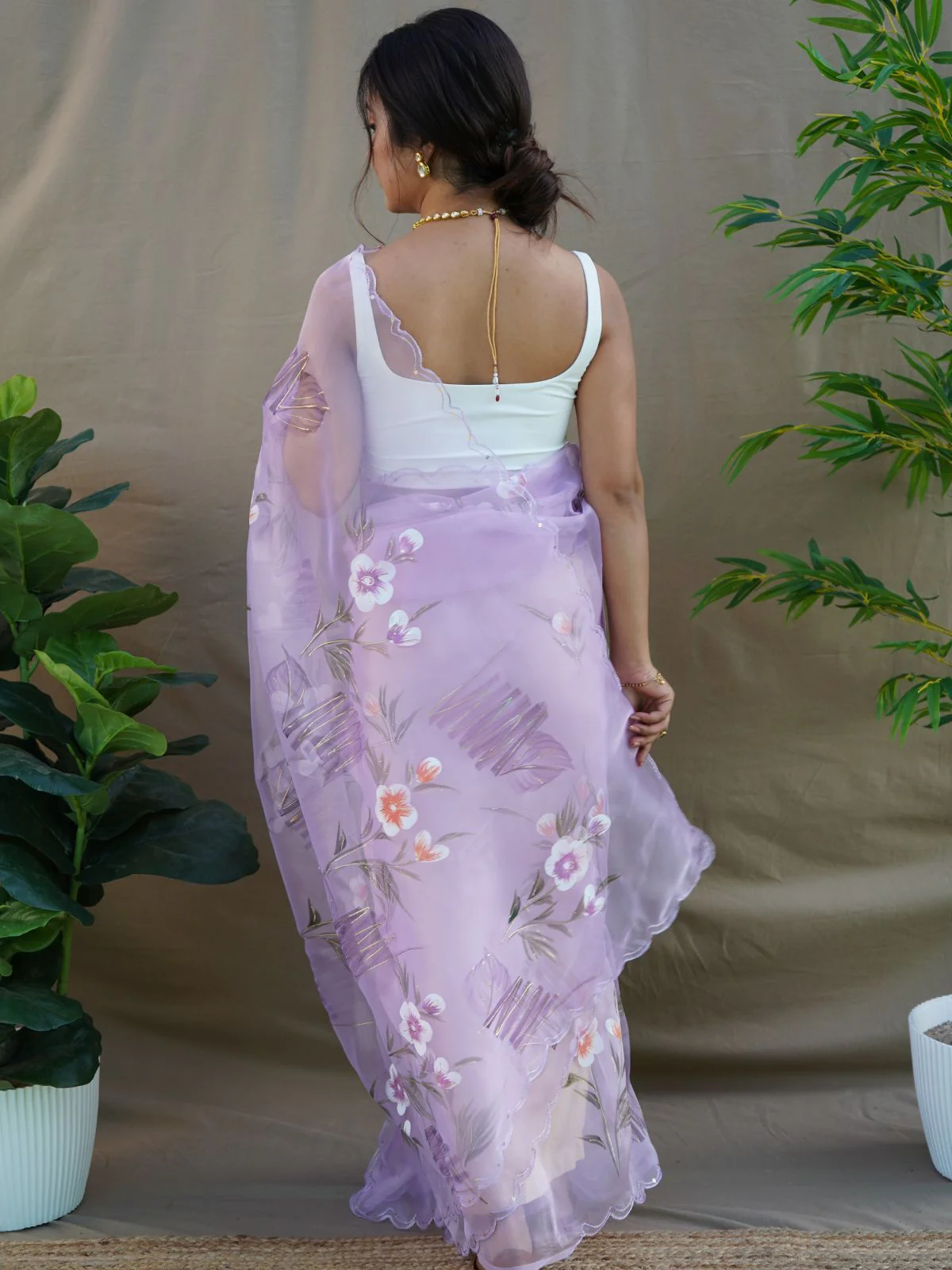 Odette Lavender Organza Printed Saree With Unstitched Blouse For Women - Image 3