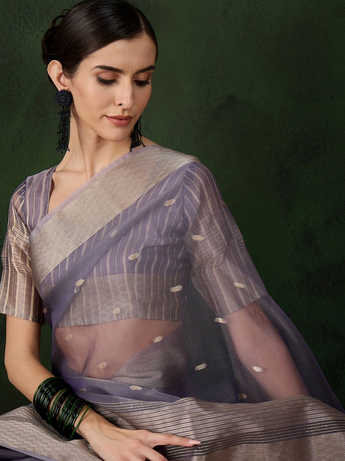 Odette Lavender Organza Woven Saree With Unstitched Blouse For Women - Image 3