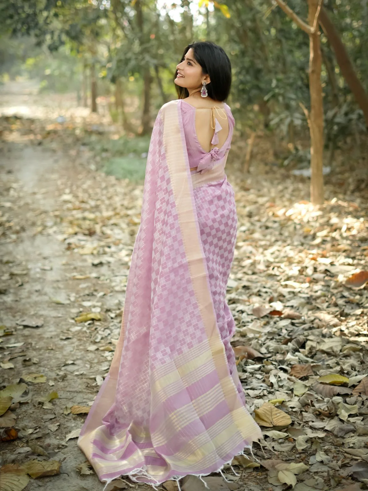 Odette Lavender Silk Blend Woven Saree For Women - Image 2