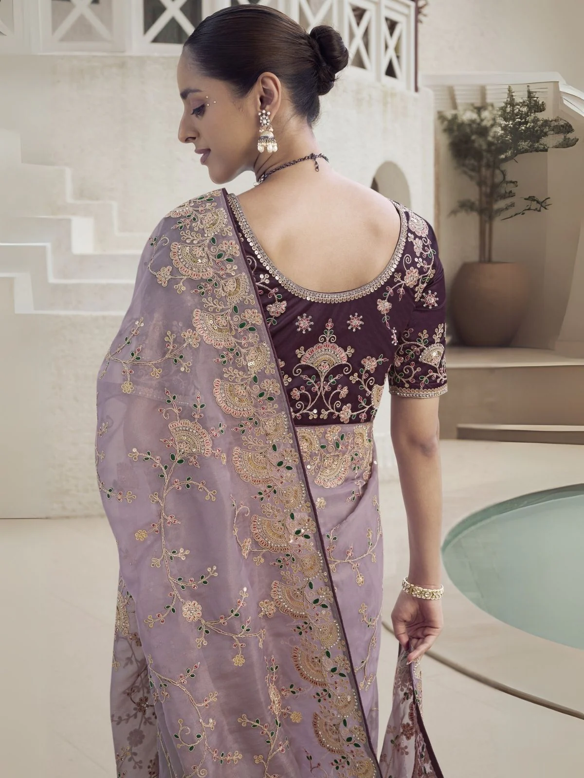 Odette Lavender Silk Blend Embroidered Saree With Unstitched Blouse For Women - Image 2