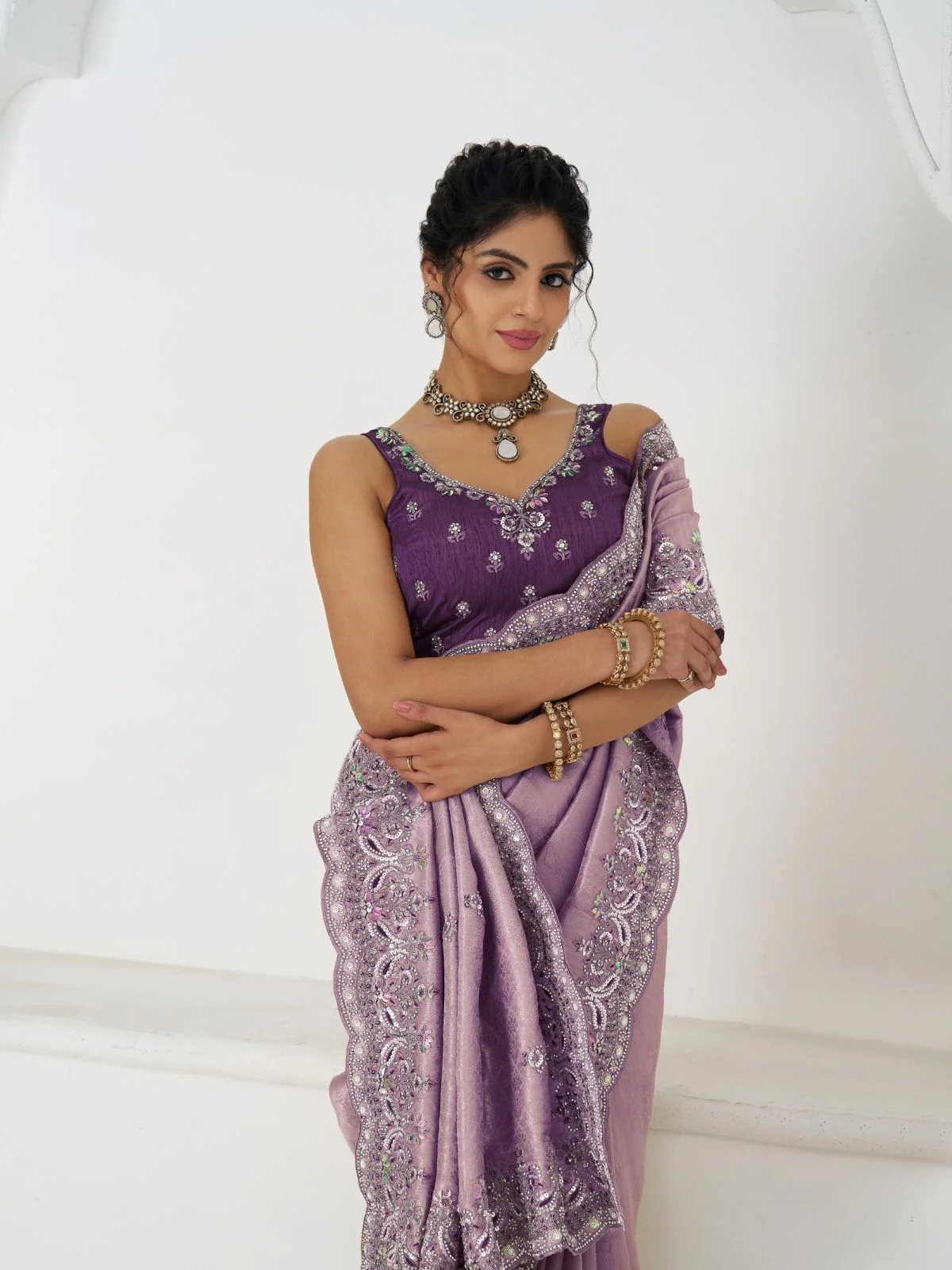 Odette Lavender Viscose Silk Embellished Saree For Women - Image 3