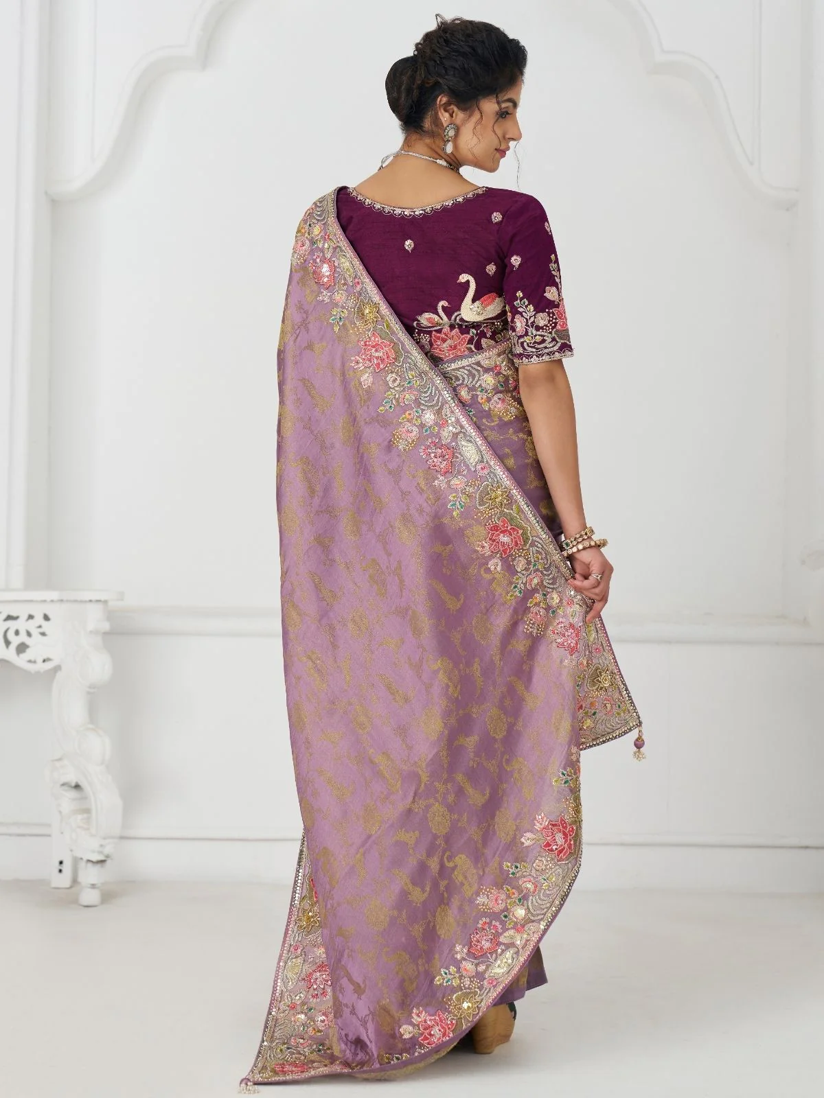 Odette Lavender Viscose Silk Embroidered Saree For Women - Image 4